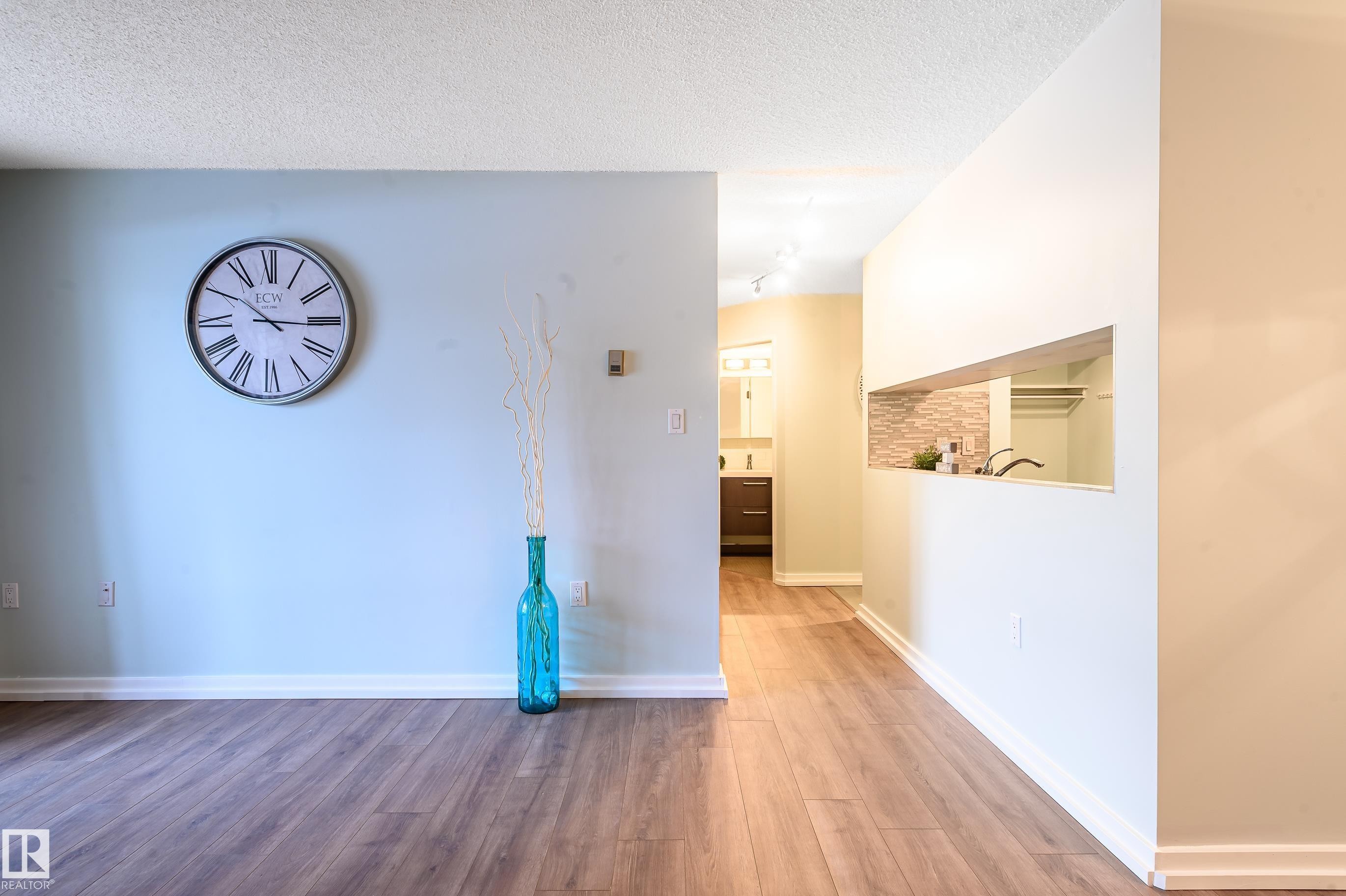 237 10636 120 Street, Edmonton, AB - Indoor Photo Showing Other Room