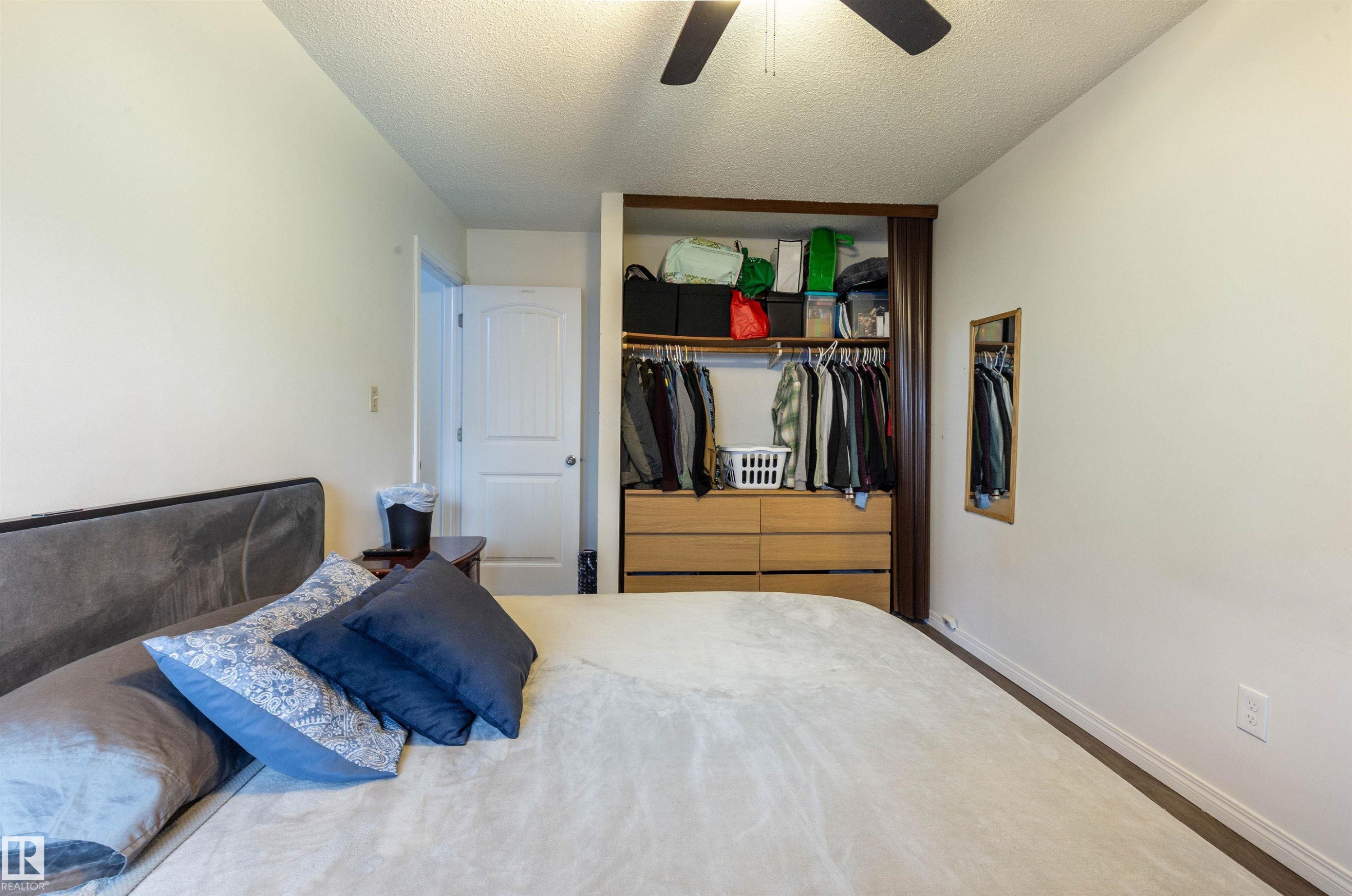 6504 184 Street, Edmonton, AB - Indoor Photo Showing Bedroom