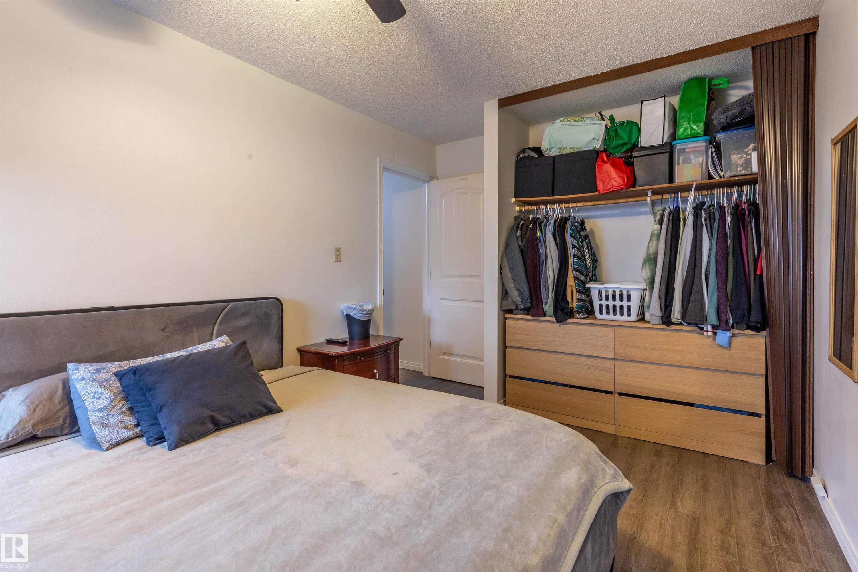 6504 184 Street, Edmonton, AB - Indoor Photo Showing Bedroom
