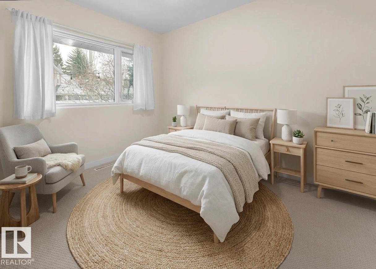 11819 75 Avenue, Edmonton, AB - Indoor Photo Showing Other Room