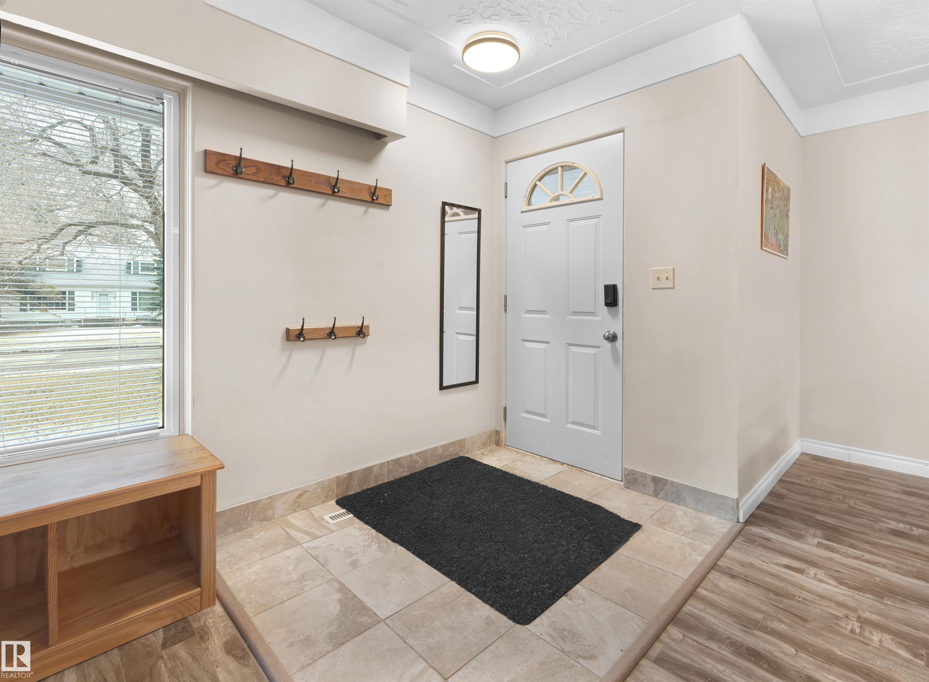11819 75 Avenue, Edmonton, AB - Outdoor