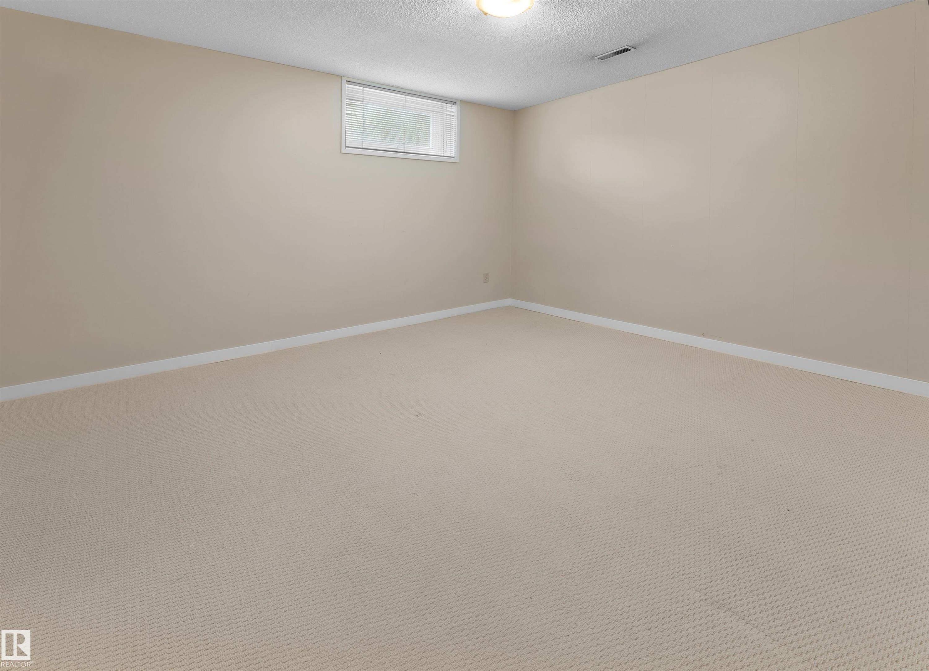 11819 75 Avenue, Edmonton, AB - Indoor Photo Showing Other Room