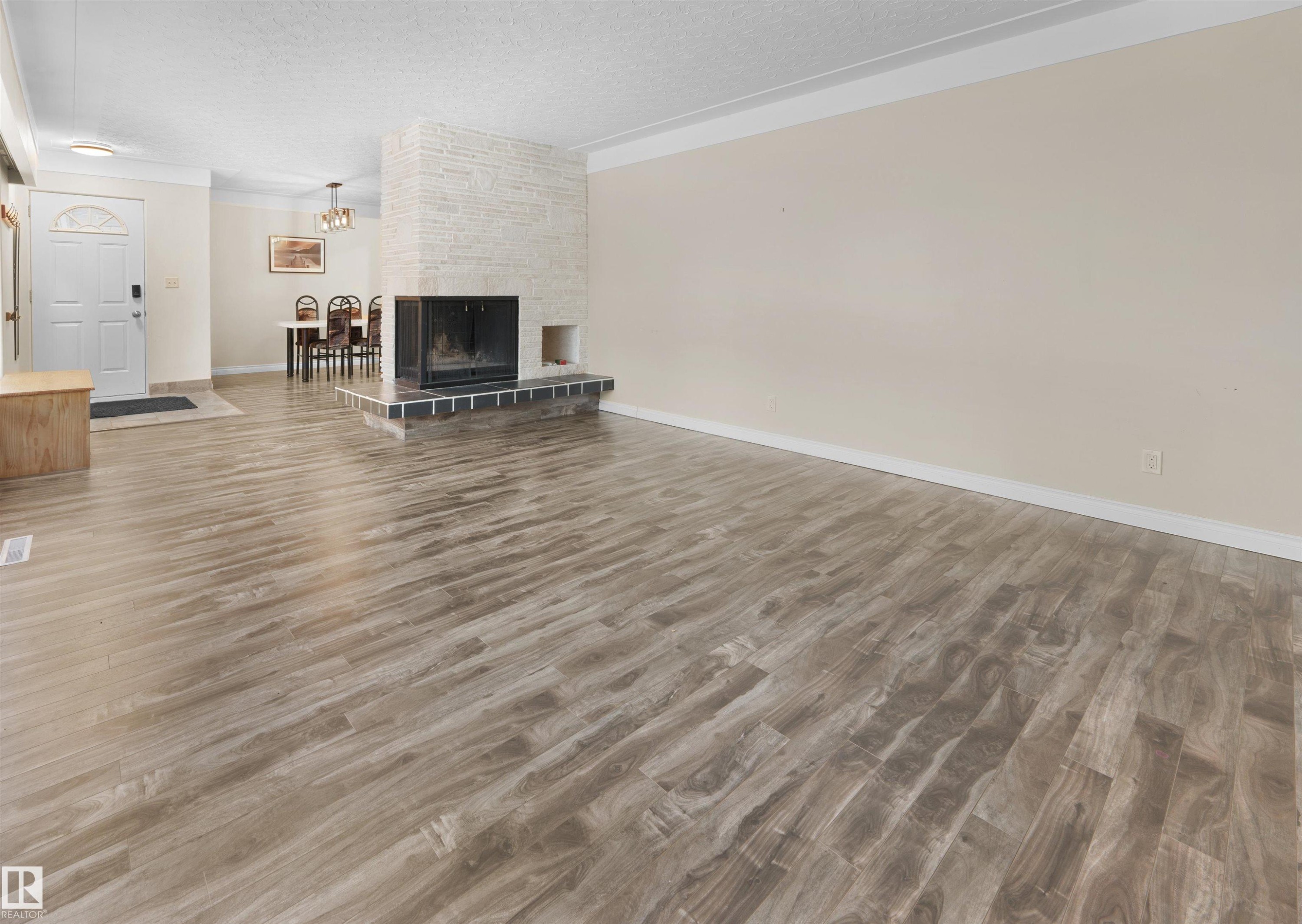 11819 75 Avenue, Edmonton, AB - Indoor Photo Showing Living Room With Fireplace