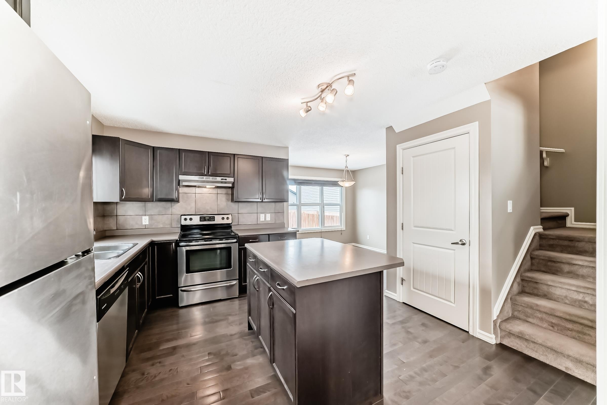 4044 Alexander Way, Edmonton, AB