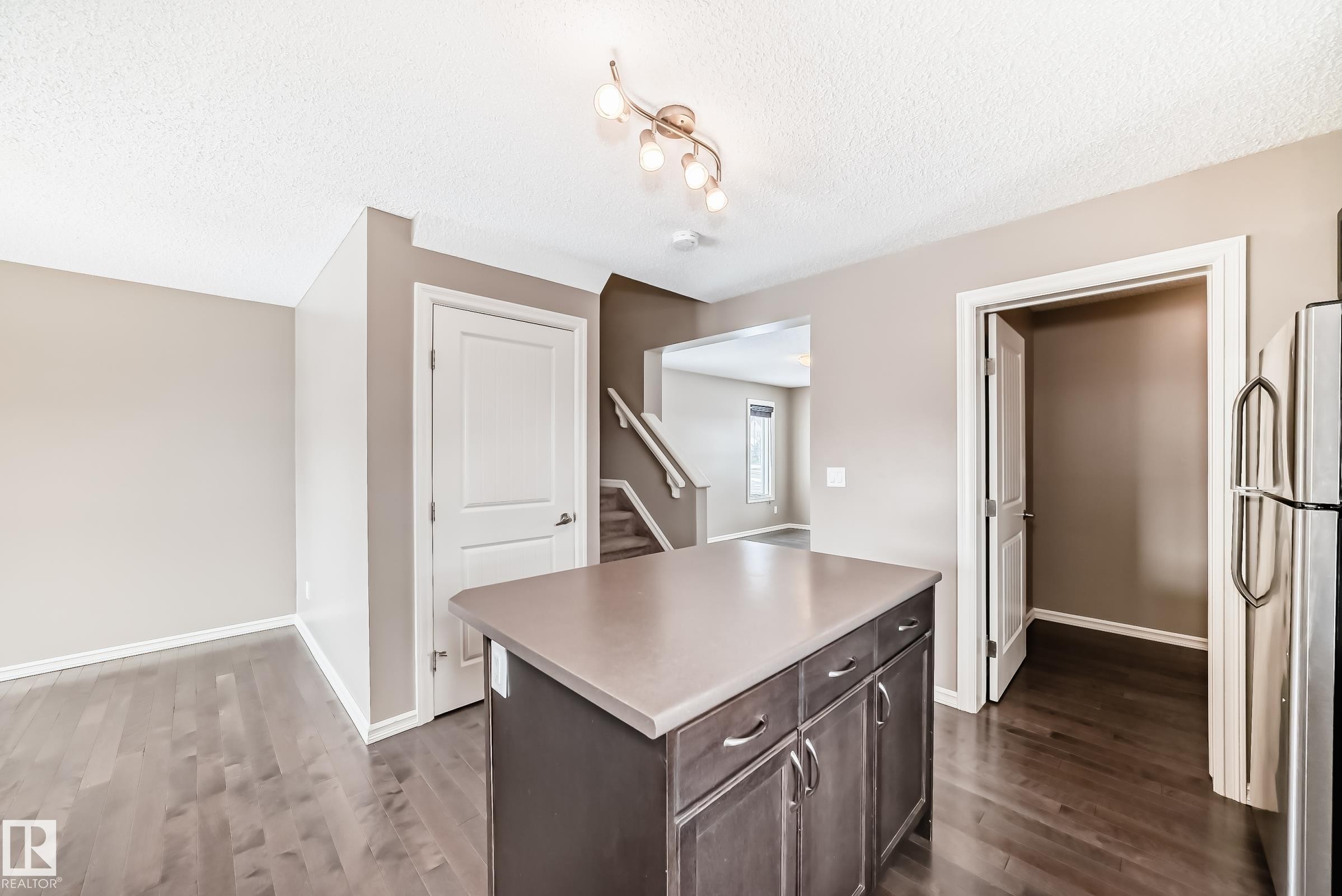 4044 Alexander Way, Edmonton, AB