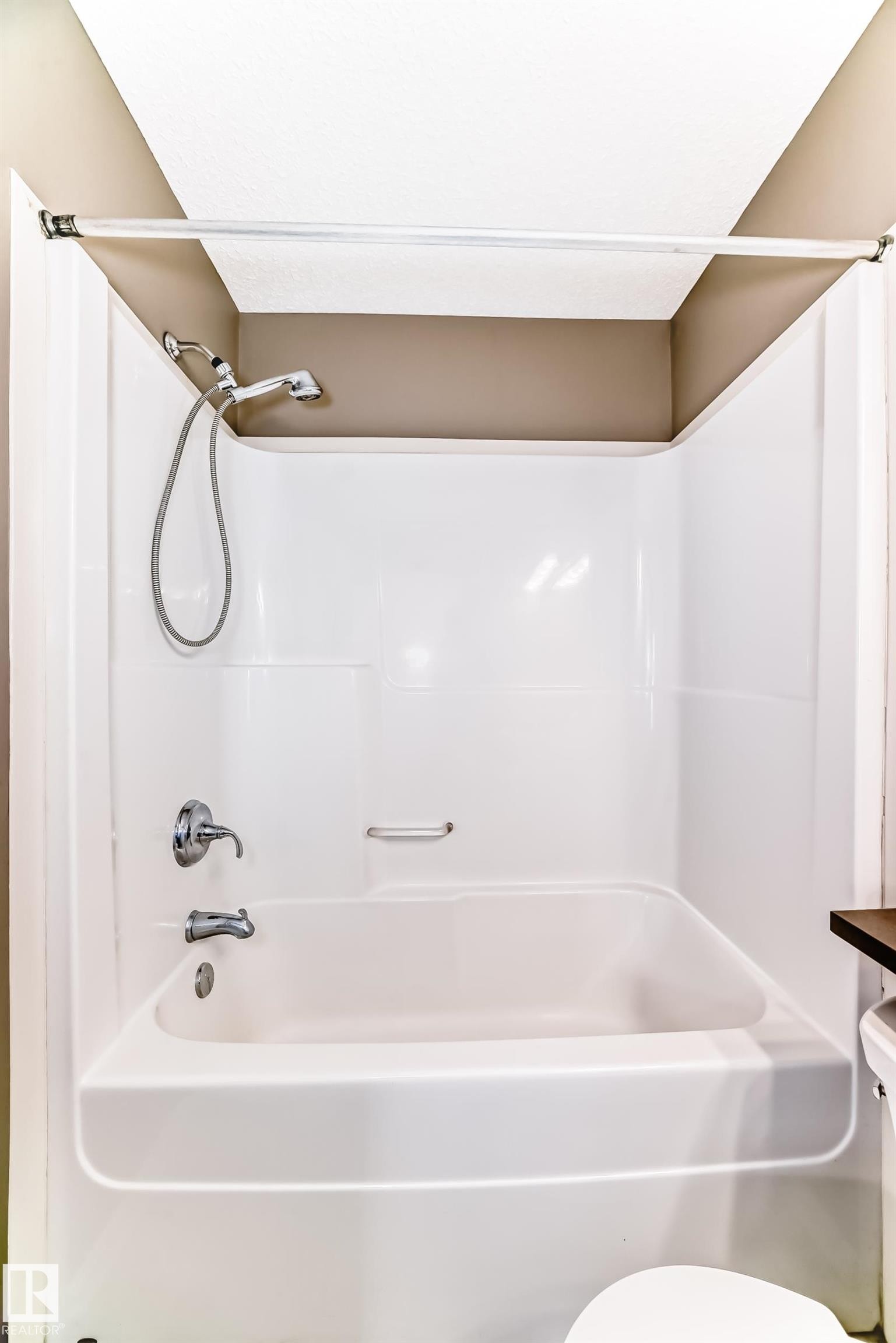 4044 Alexander Way, Edmonton, AB