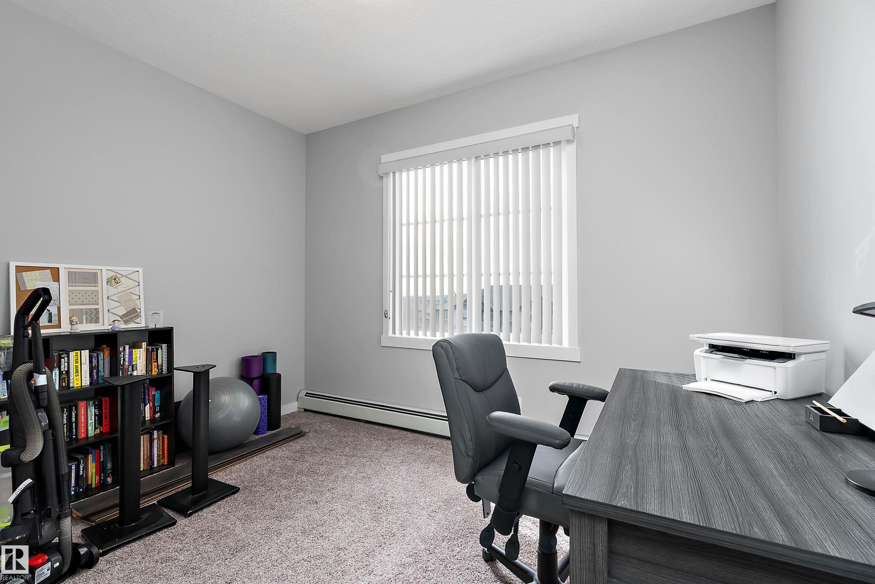 407 812 Welsh Drive, Edmonton, AB - Indoor Photo Showing Office