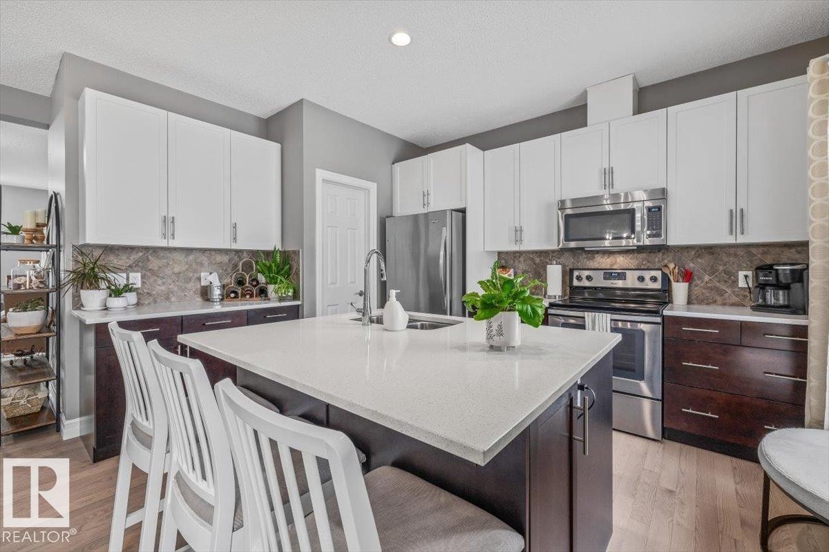 9 2003 Rabbit Hill Road, Edmonton, AB - Indoor Photo Showing Kitchen With Upgraded Kitchen