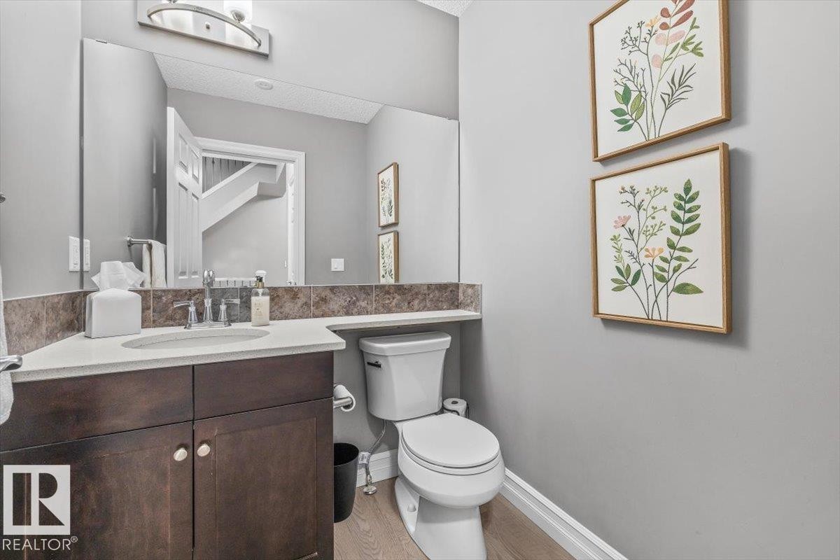 9 2003 Rabbit Hill Road, Edmonton, AB - Indoor Photo Showing Bathroom