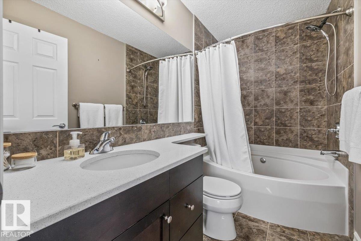 9 2003 Rabbit Hill Road, Edmonton, AB - Indoor Photo Showing Bathroom