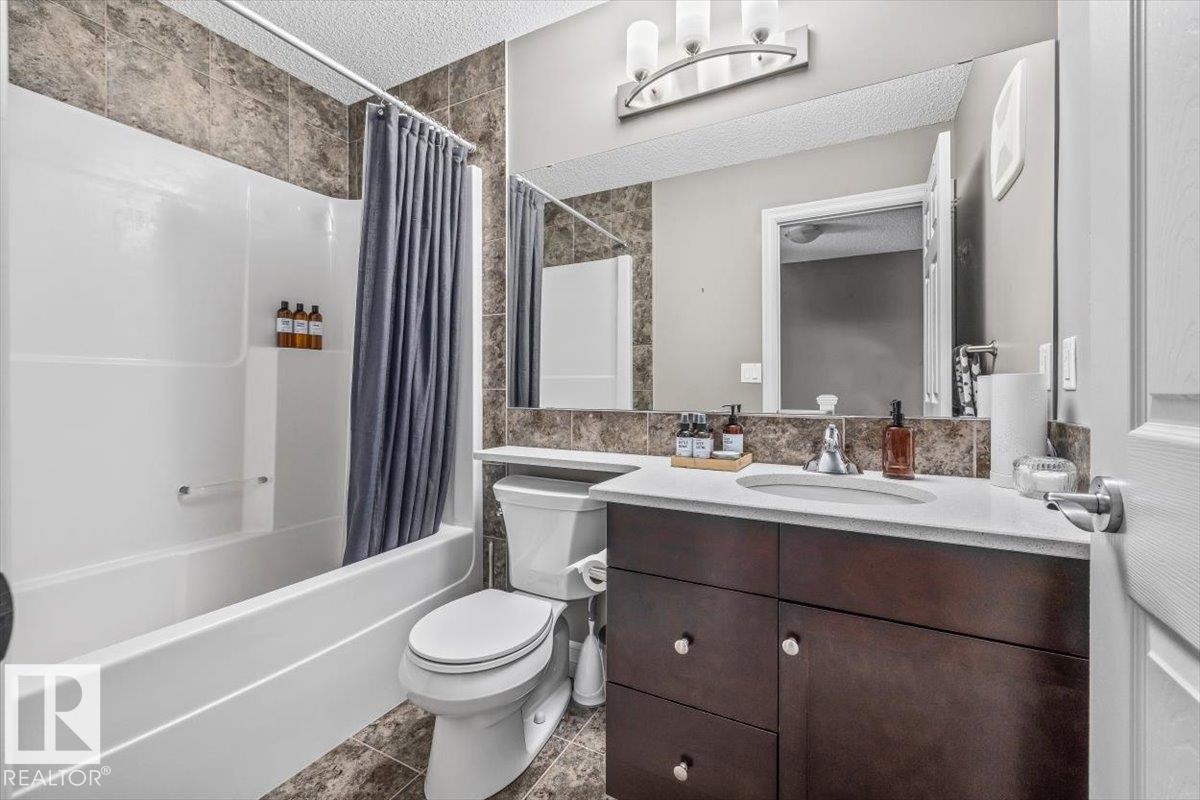 9 2003 Rabbit Hill Road, Edmonton, AB - Indoor Photo Showing Bathroom