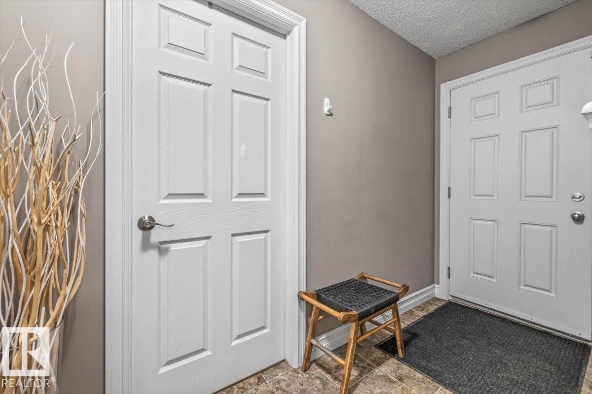 9 2003 Rabbit Hill Road, Edmonton, AB - Indoor Photo Showing Other Room