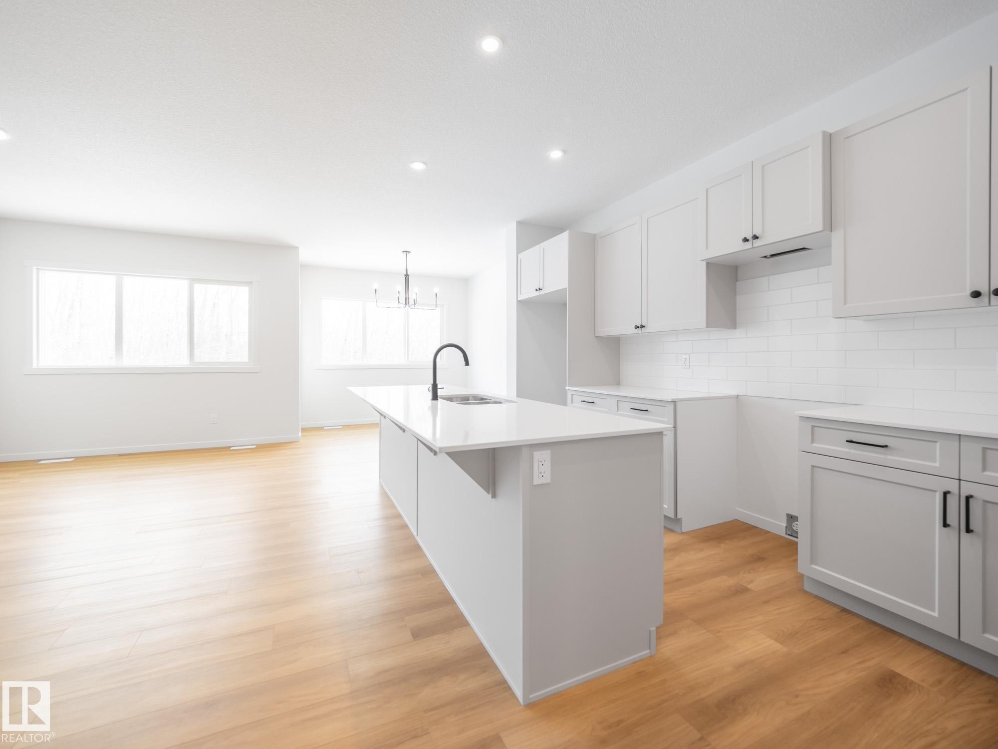 17331 2 Street, Edmonton, AB - Indoor Photo Showing Kitchen With Upgraded Kitchen