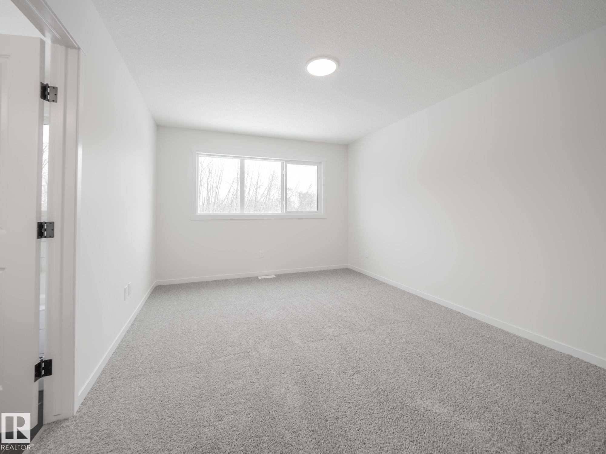 17331 2 Street, Edmonton, AB - Indoor Photo Showing Other Room