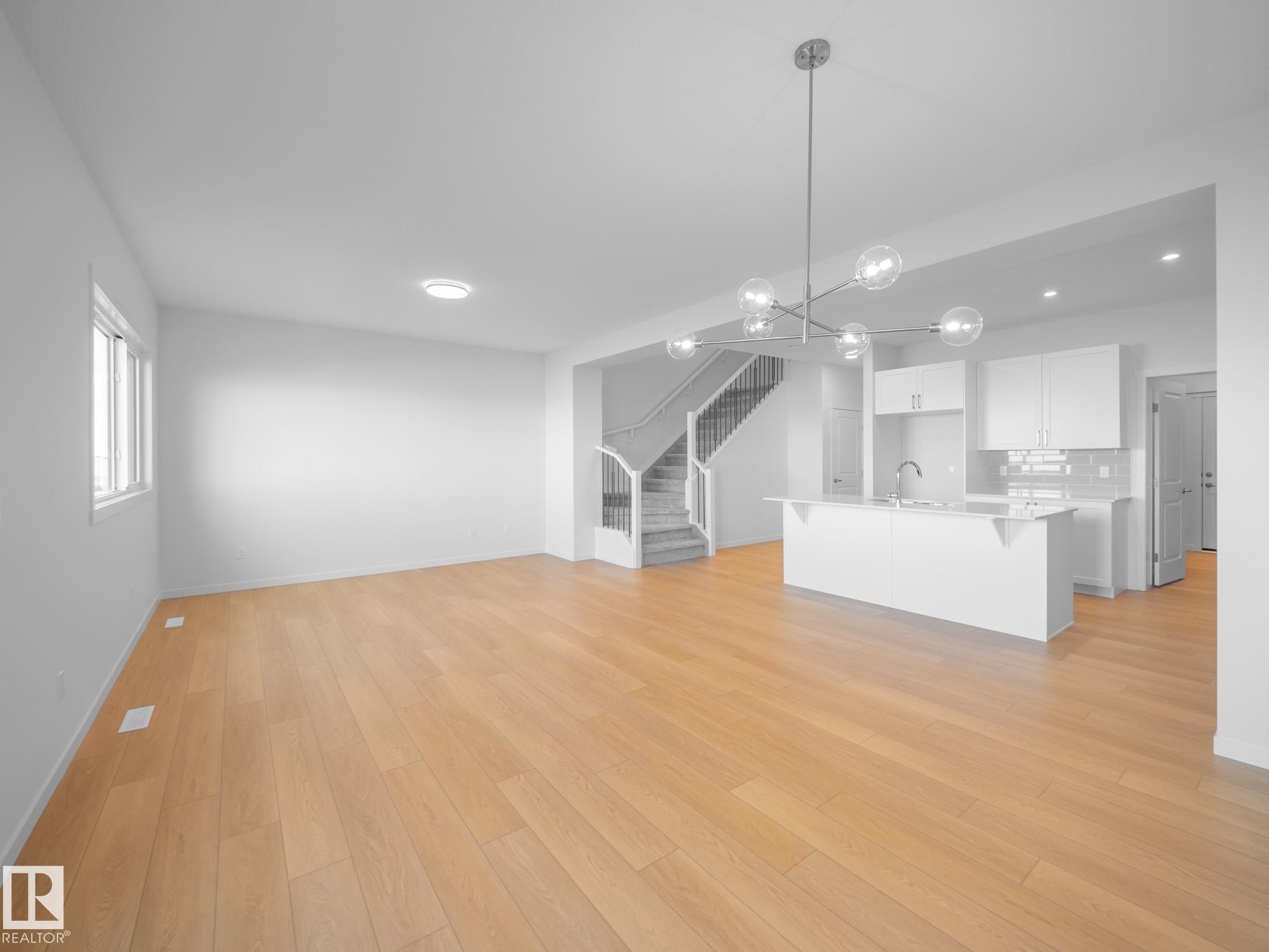 7005 176A Avenue, Edmonton, AB - Indoor