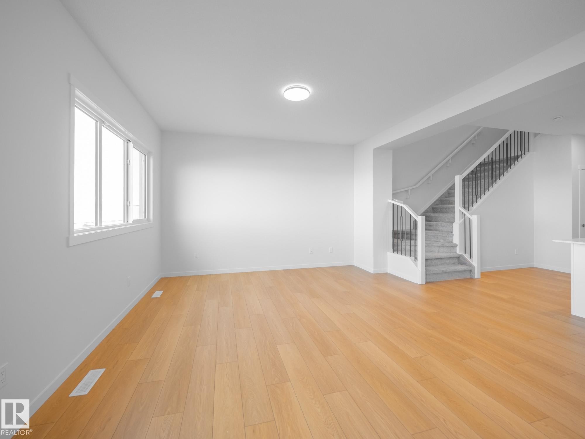 7005 176A Avenue, Edmonton, AB - Indoor Photo Showing Other Room