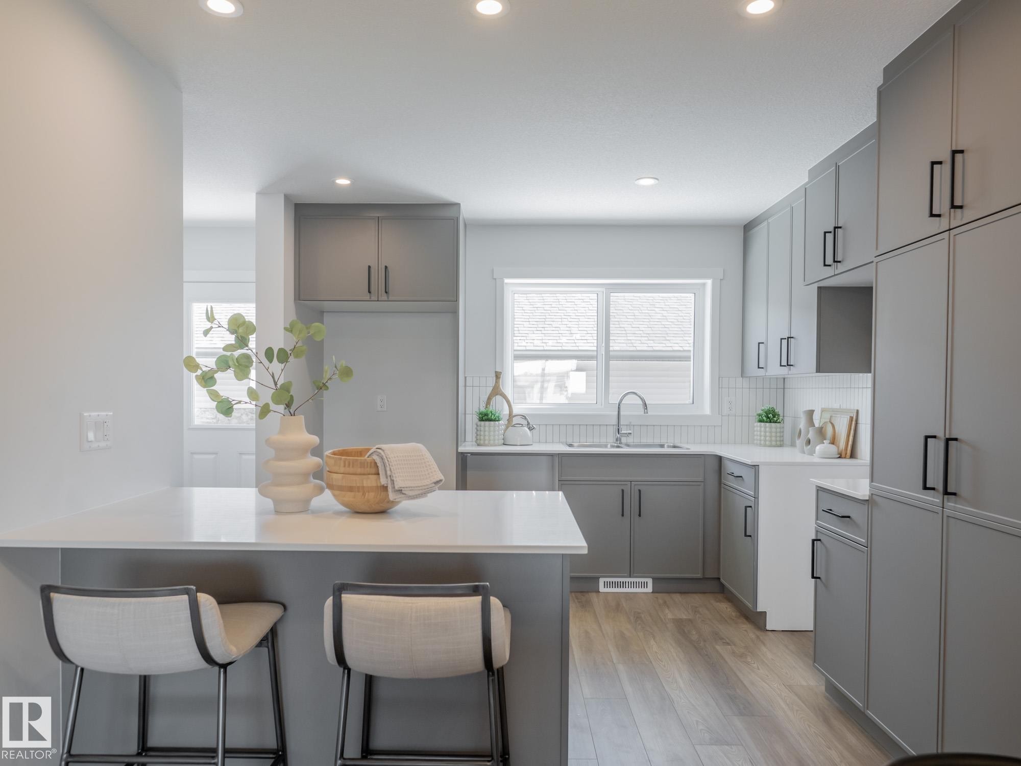 6 Brougham Drive, Ardrossan, AB - Indoor Photo Showing Kitchen With Upgraded Kitchen