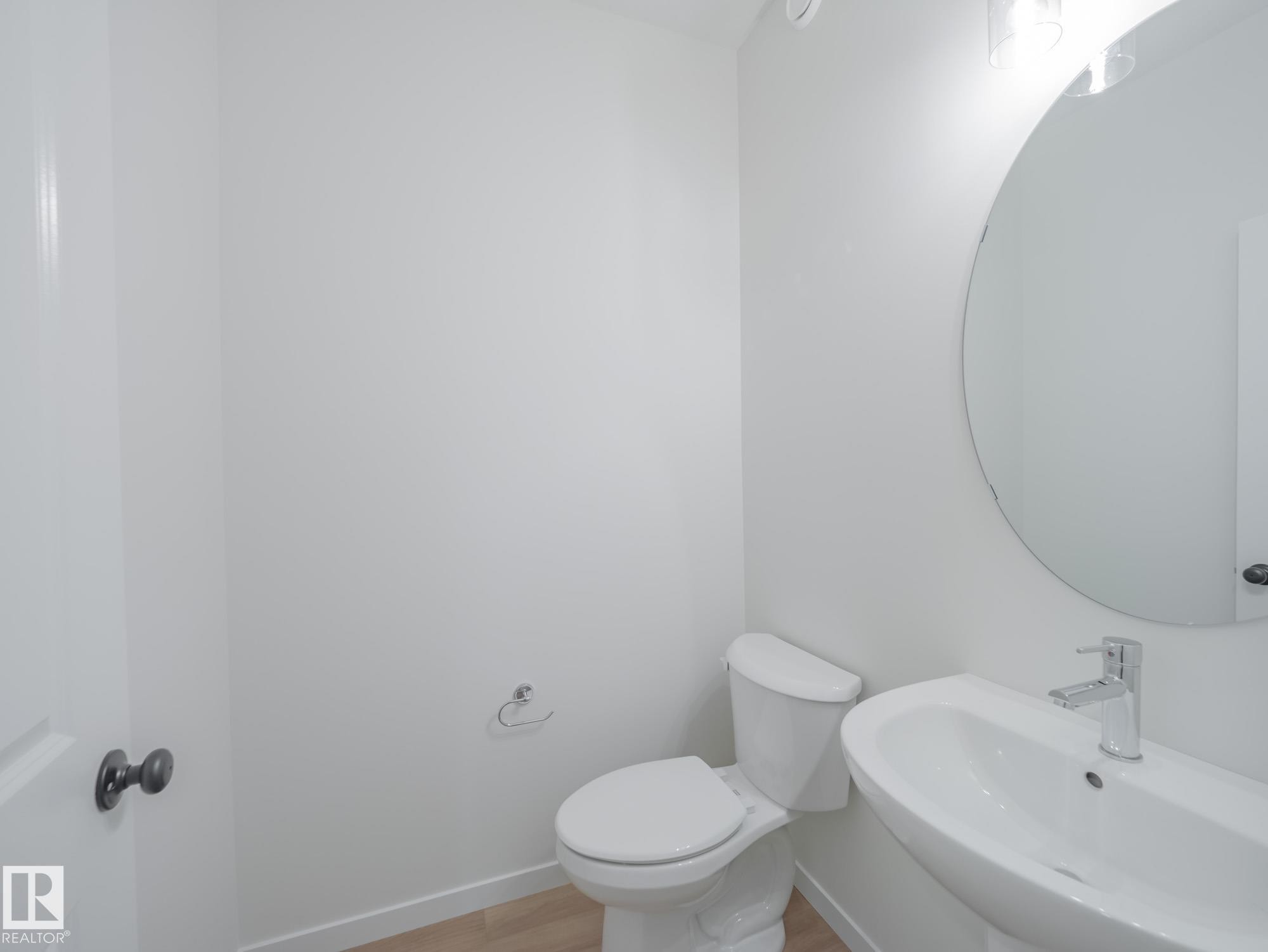 2 Elis Link, Spruce Grove, AB - Indoor Photo Showing Bathroom