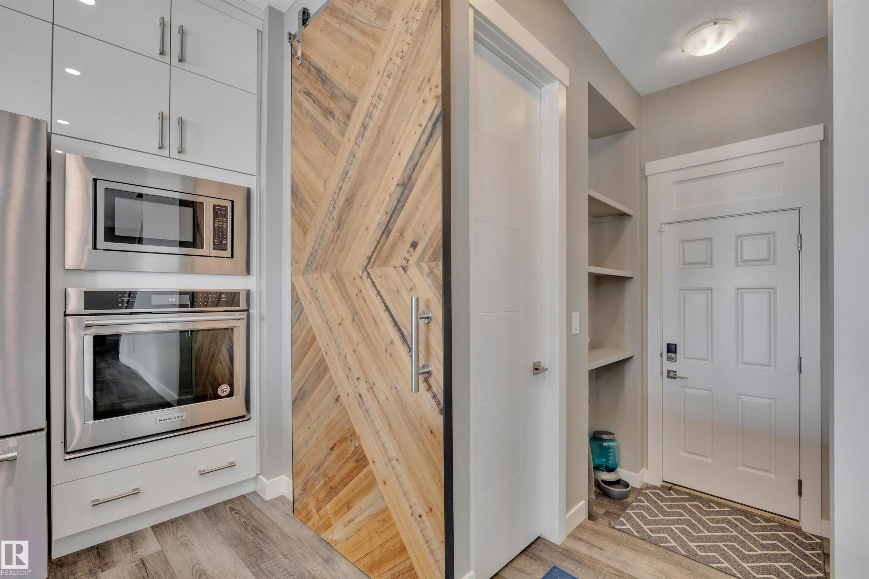 15 Promenade Point(E), Beaumont, AB - Indoor Photo Showing Kitchen