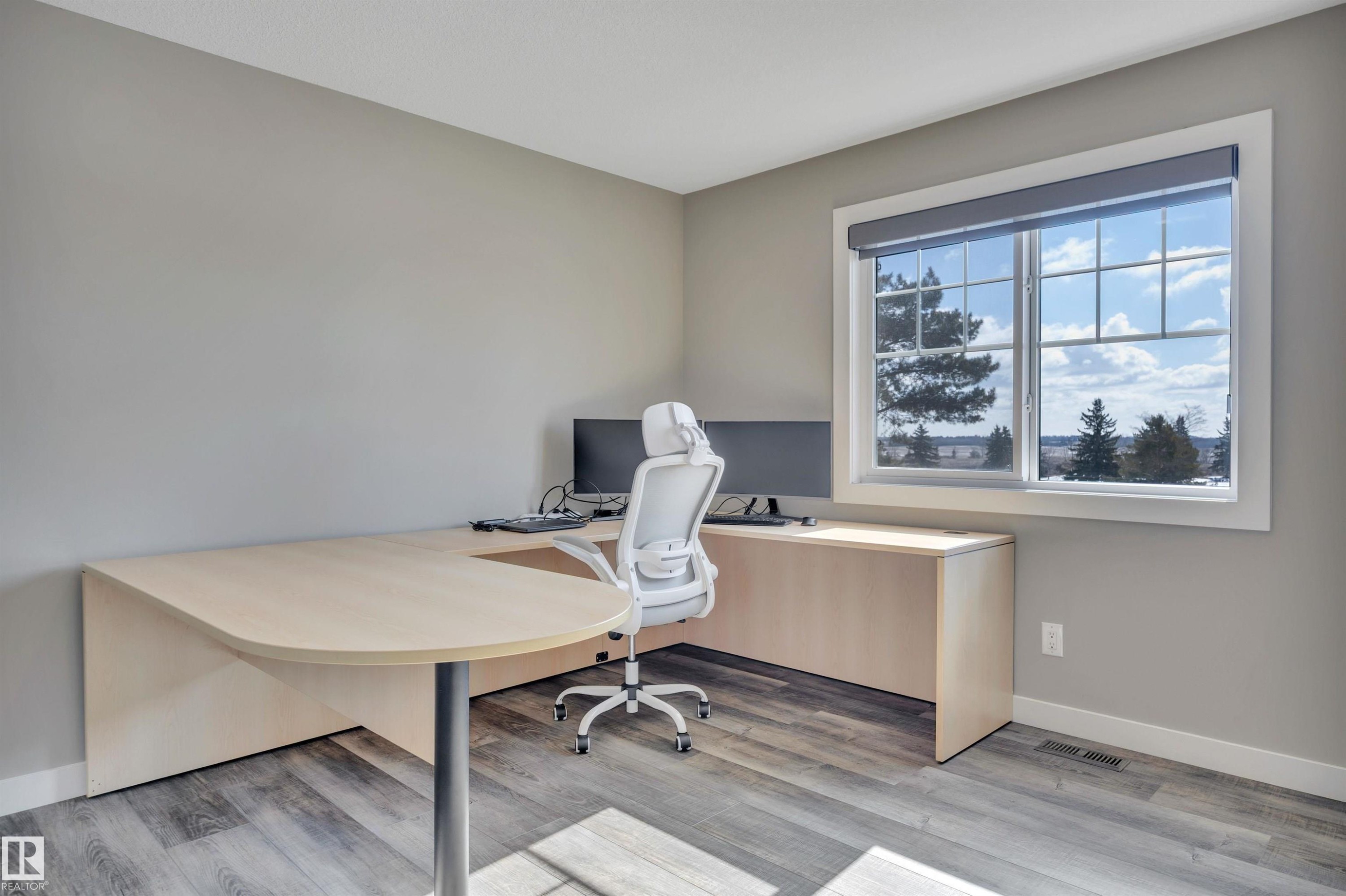 15 Promenade Point(E), Beaumont, AB - Indoor Photo Showing Office