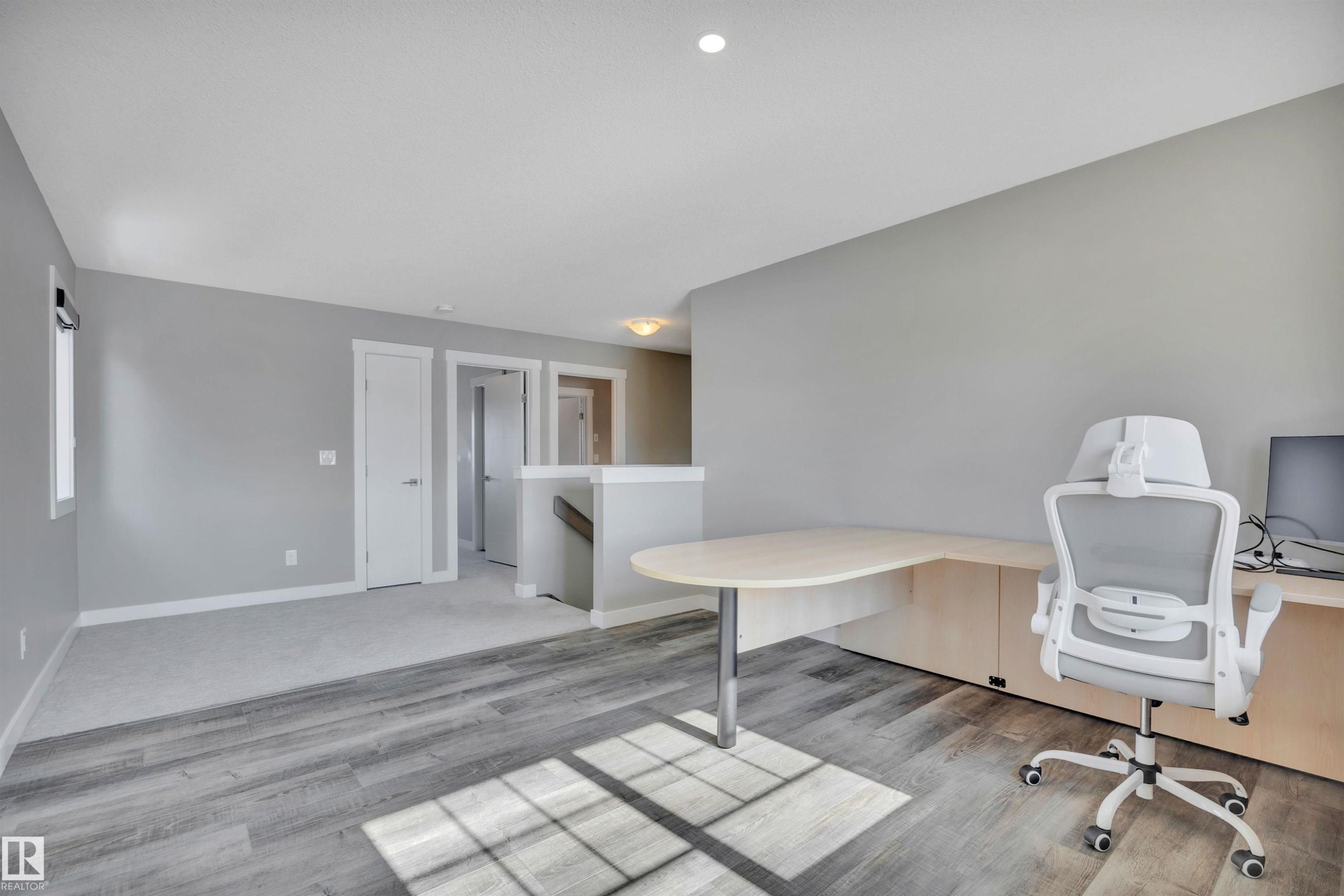 15 Promenade Point(E), Beaumont, AB - Indoor Photo Showing Office