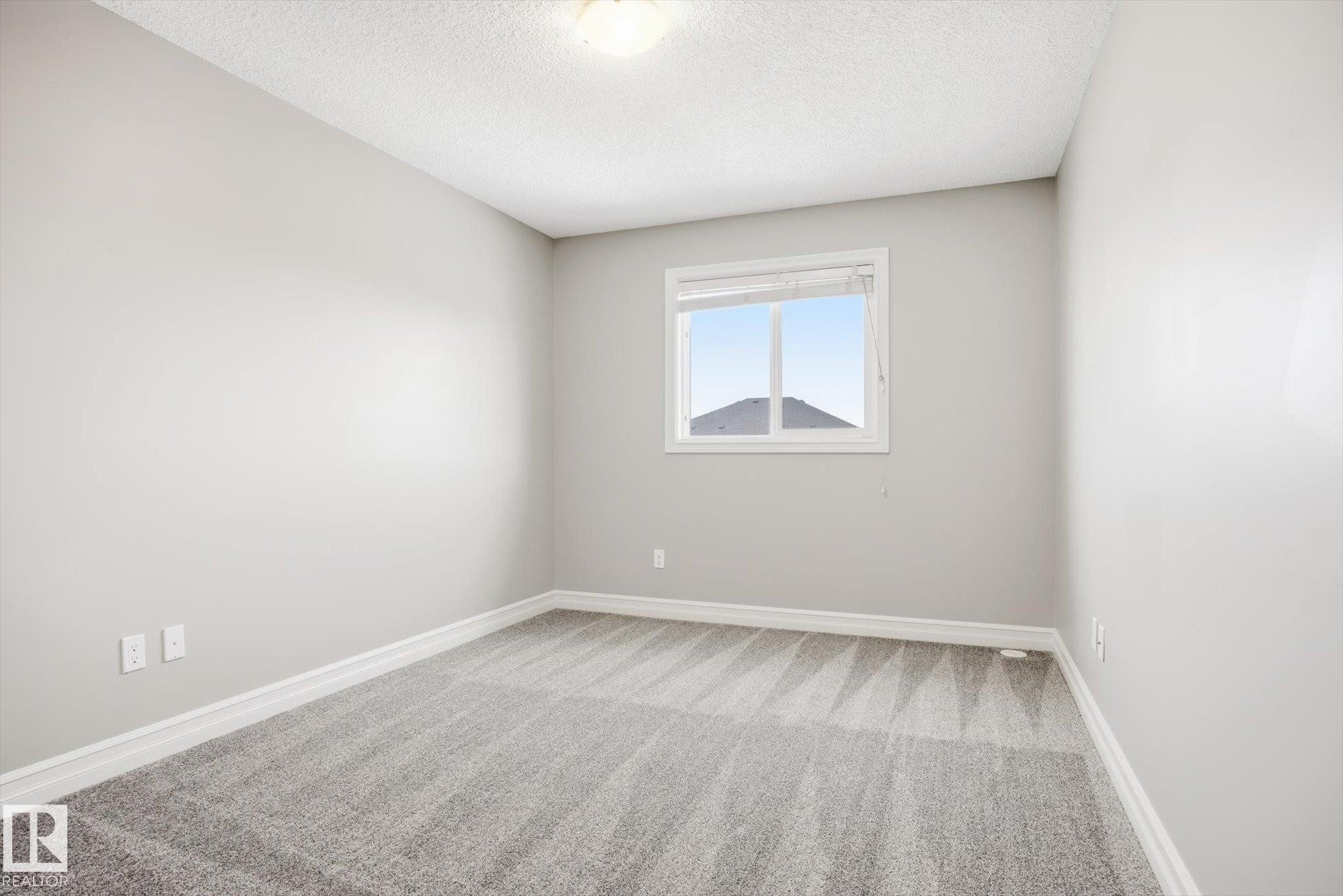 6861 Cardinal Link, Edmonton, AB - Indoor Photo Showing Other Room