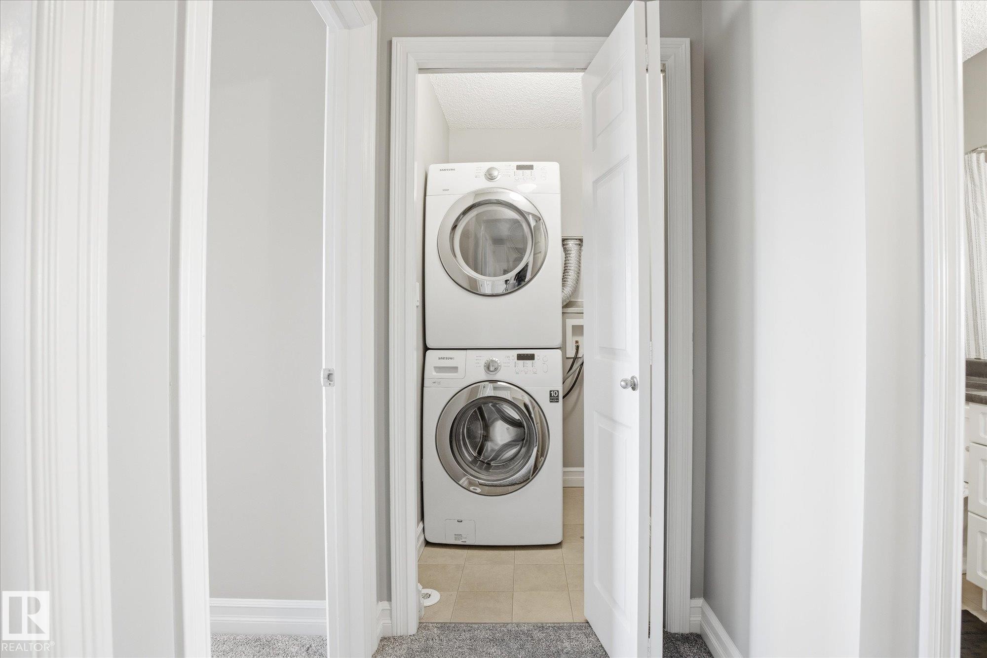 6861 Cardinal Link, Edmonton, AB - Indoor Photo Showing Laundry Room