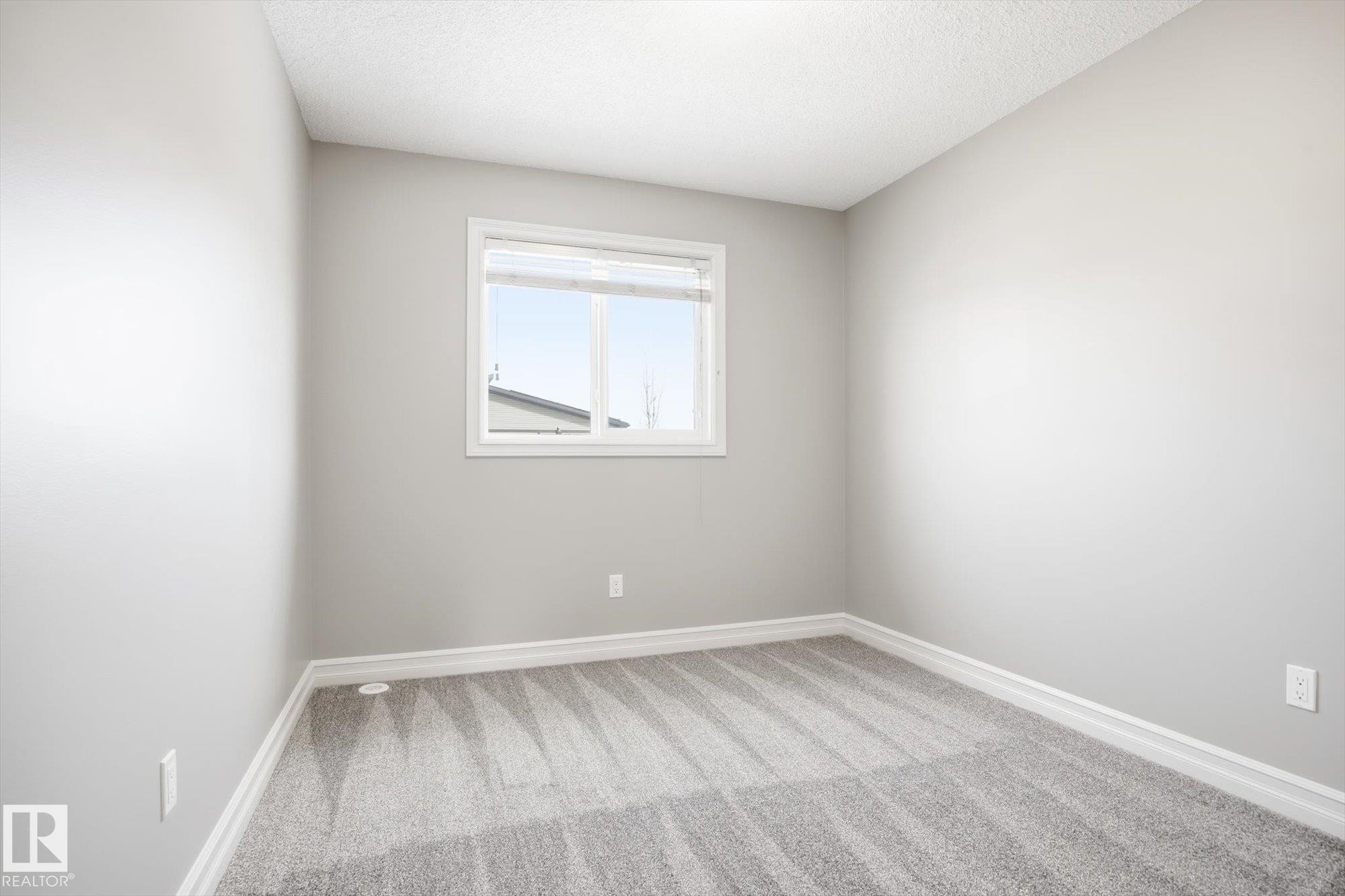 6861 Cardinal Link, Edmonton, AB - Indoor Photo Showing Other Room