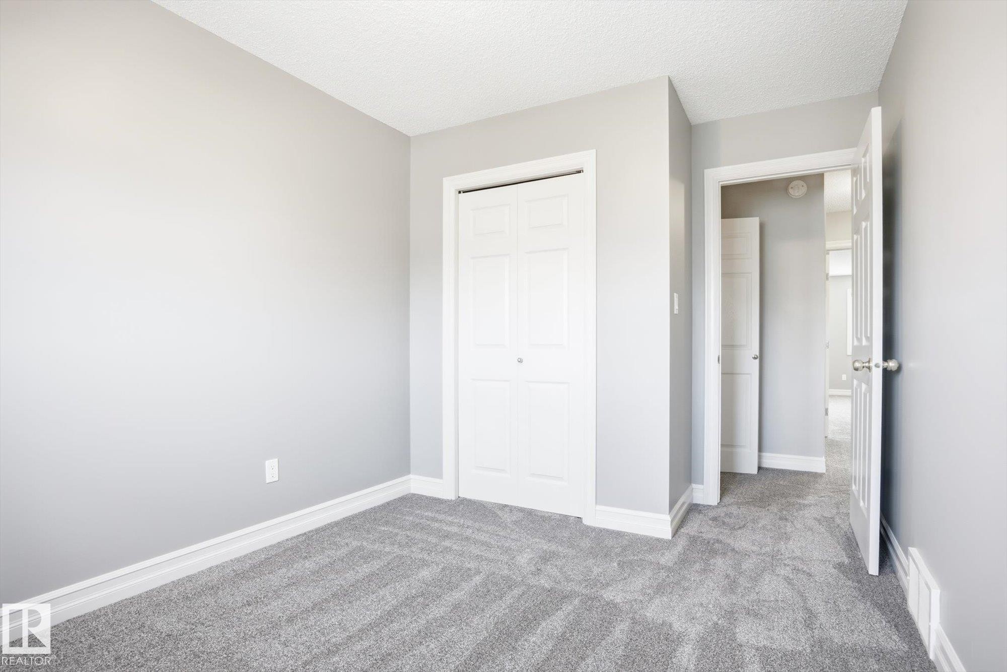 6861 Cardinal Link, Edmonton, AB - Indoor Photo Showing Other Room