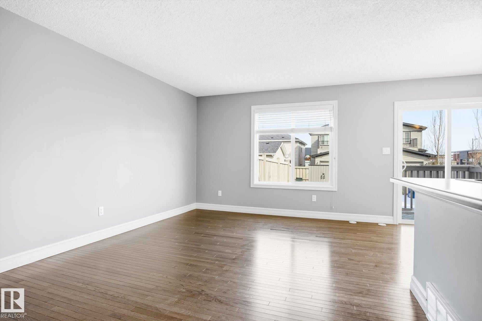 6861 Cardinal Link, Edmonton, AB - Indoor Photo Showing Other Room