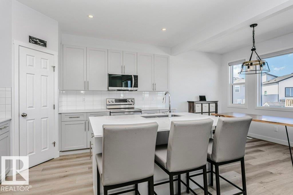 18 Elderberry Point(E), Fort Saskatchewan, AB - Indoor