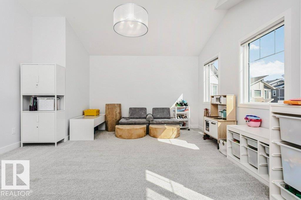 18 Elderberry Point(E), Fort Saskatchewan, AB - Indoor