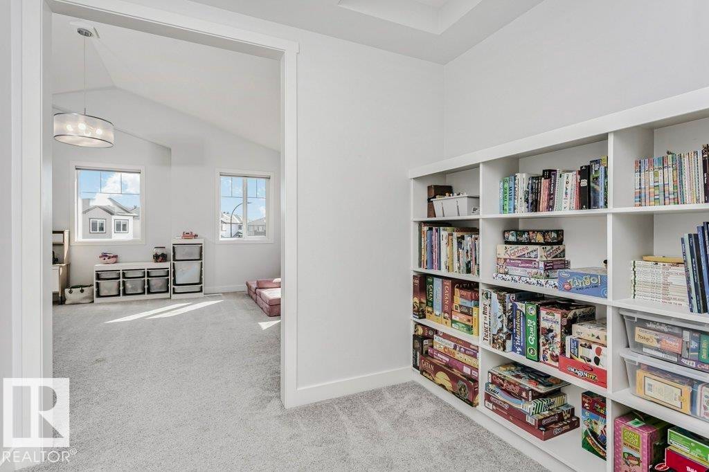 18 Elderberry Point(E), Fort Saskatchewan, AB - Indoor