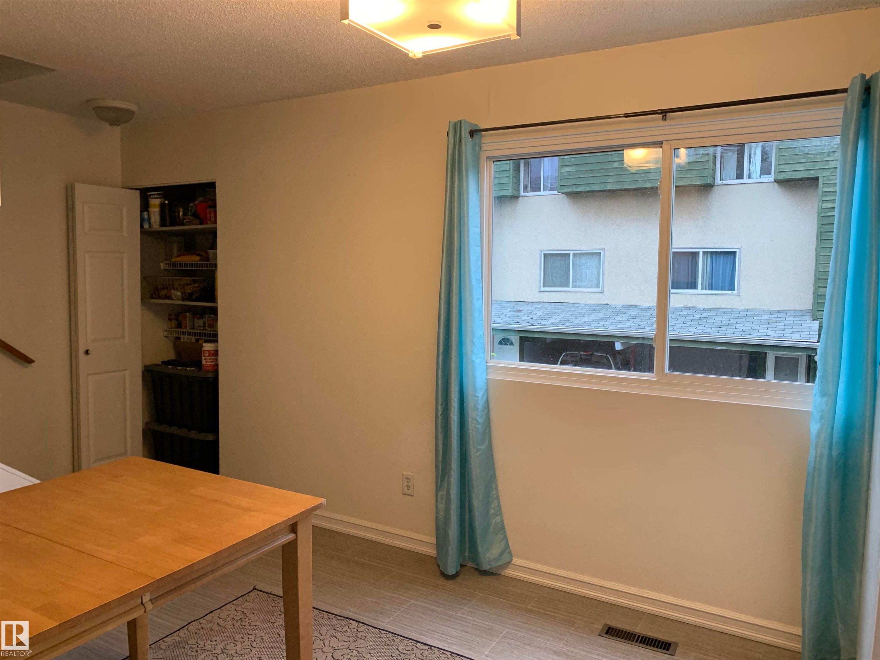 892 Abbottsfield Road Nw, Edmonton, AB