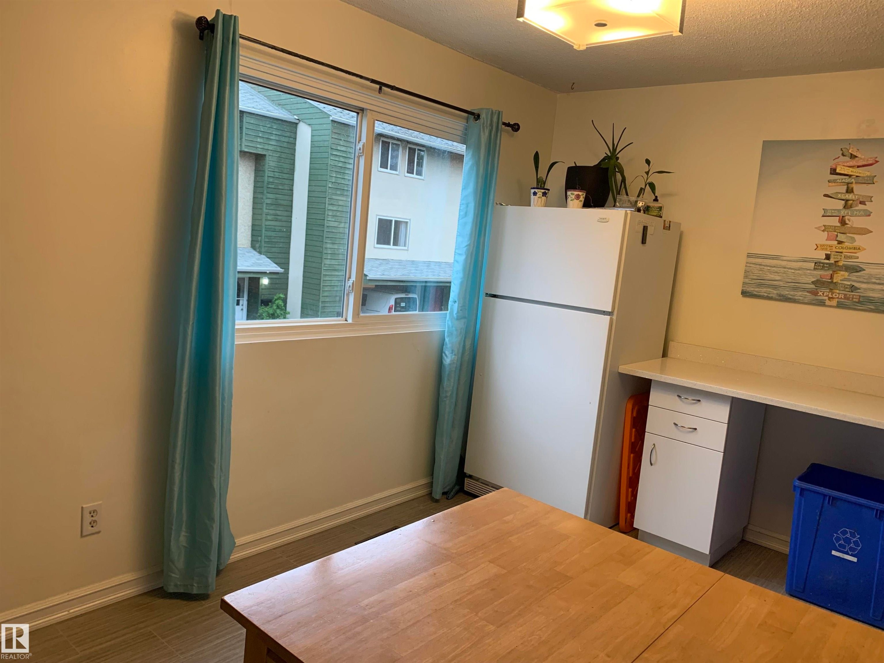 892 Abbottsfield Road Nw, Edmonton, AB