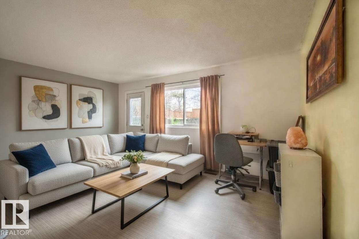 892 Abbottsfield Road Nw, Edmonton, AB