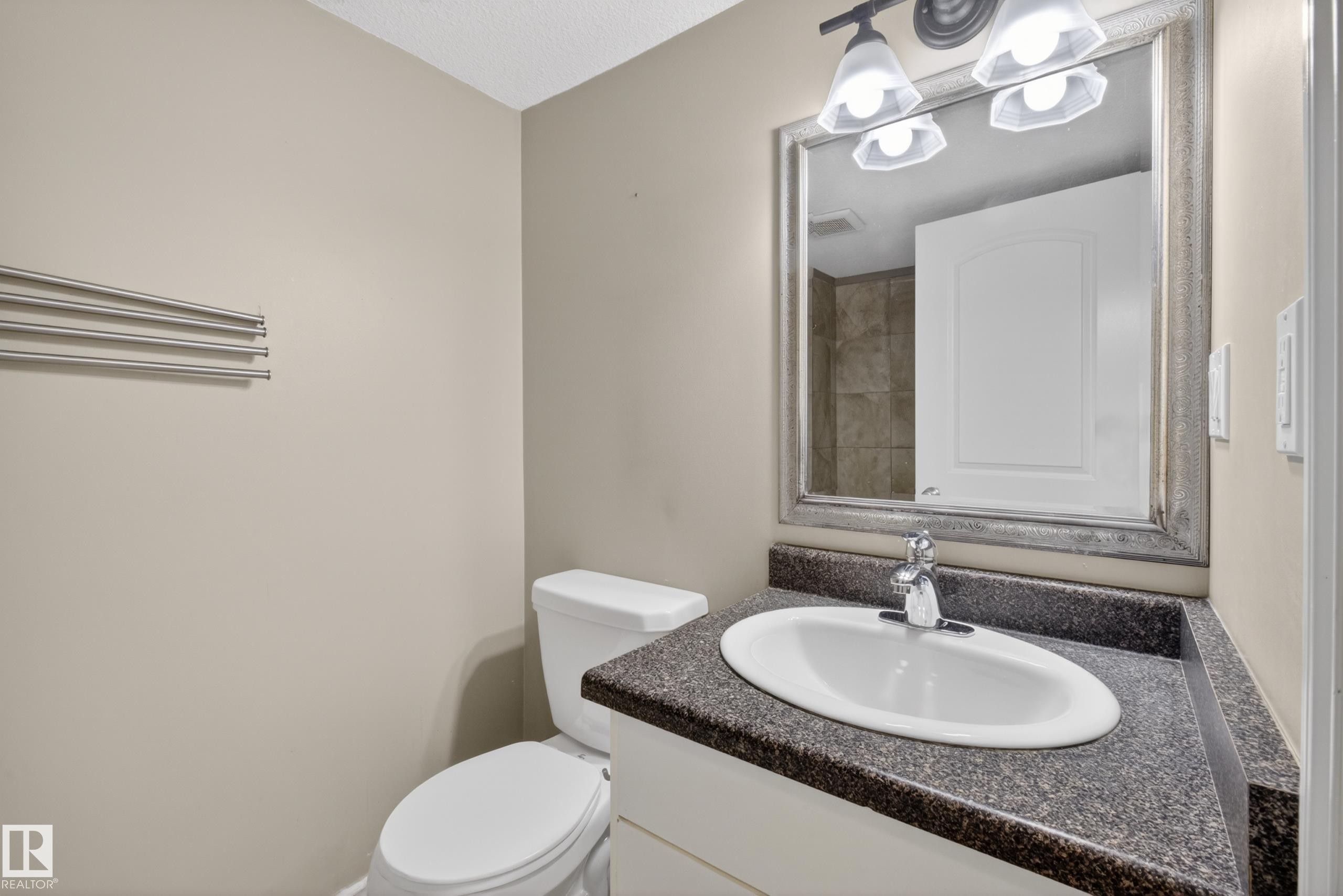 9808 162 Street, Edmonton, AB - Indoor Photo Showing Bathroom
