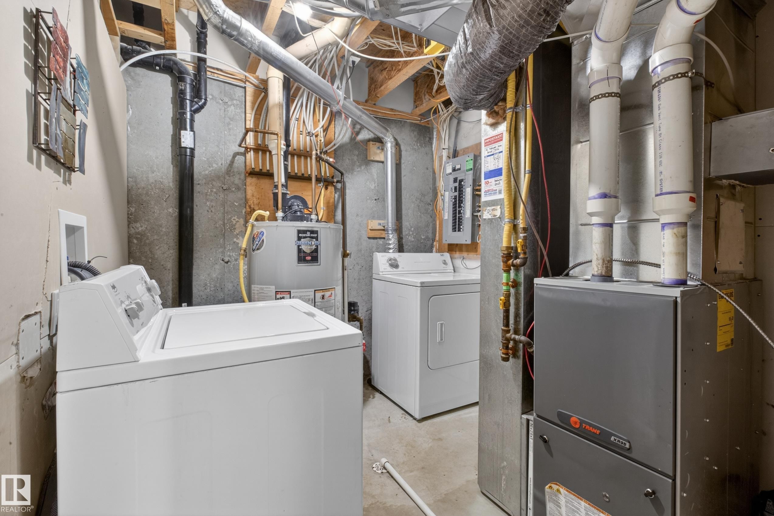 9808 162 Street, Edmonton, AB - Indoor Photo Showing Laundry Room