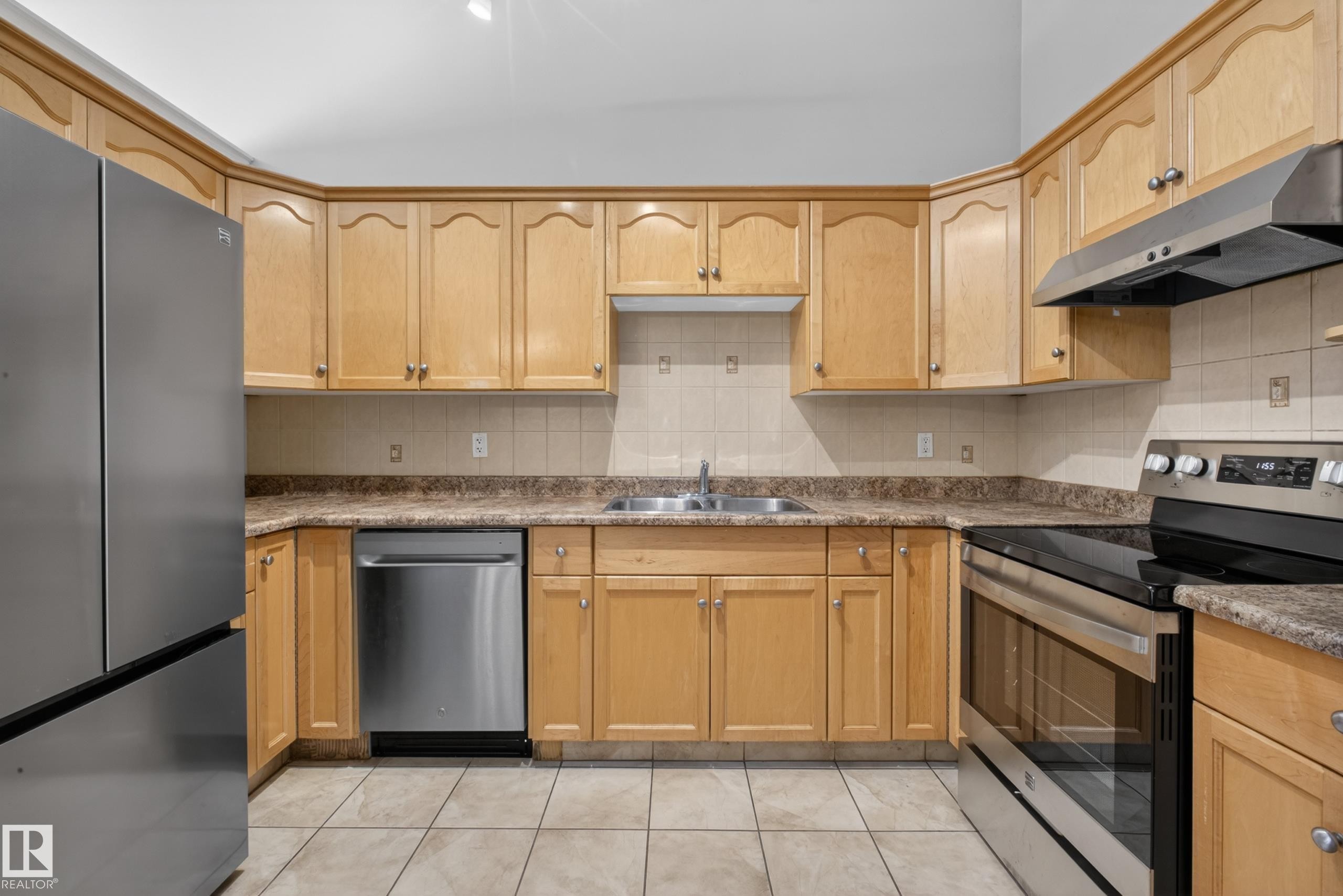 9808 162 Street, Edmonton, AB - Indoor Photo Showing Kitchen With Double Sink