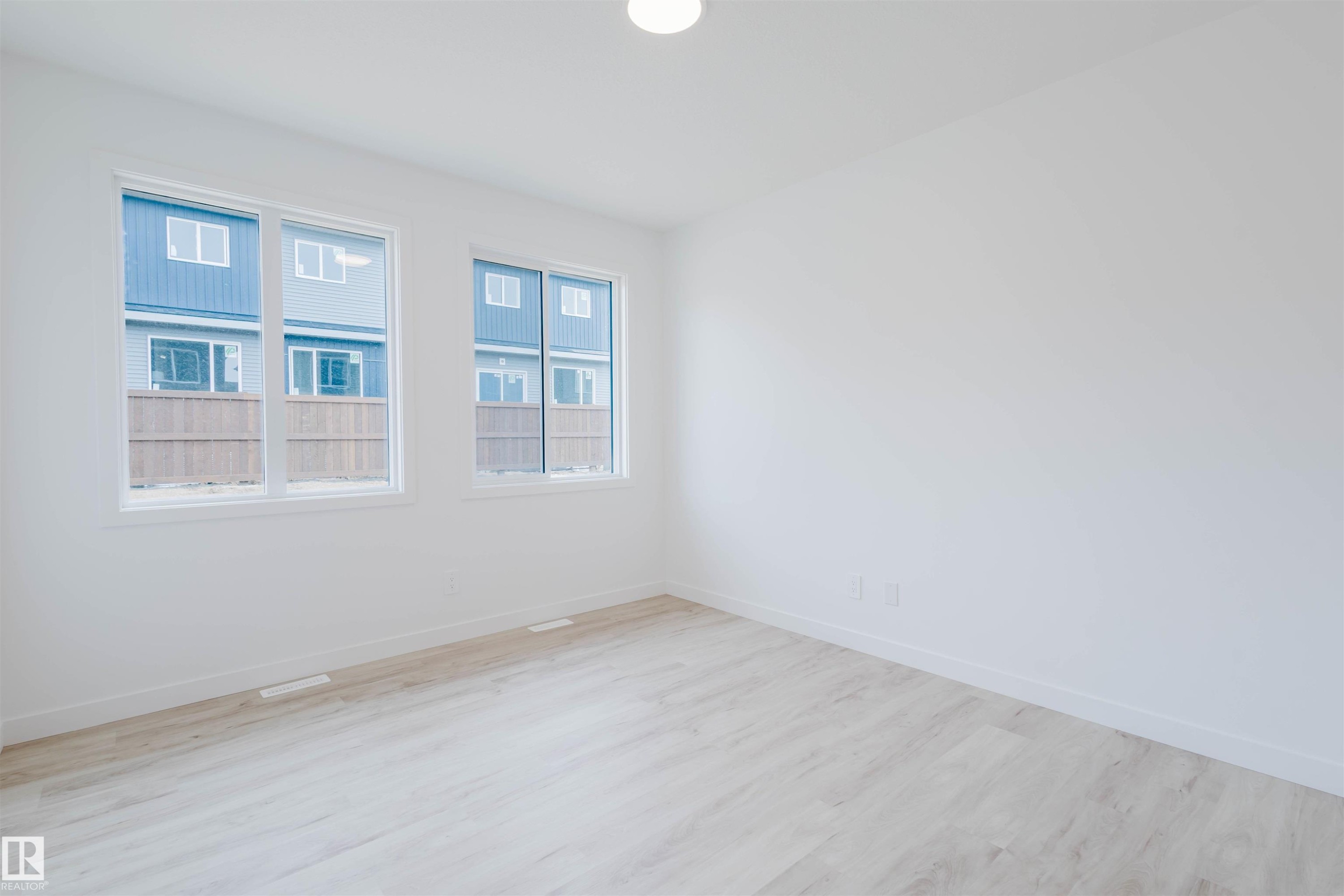 8253 Kiriak Loop Sw, Edmonton, AB - Indoor Photo Showing Other Room