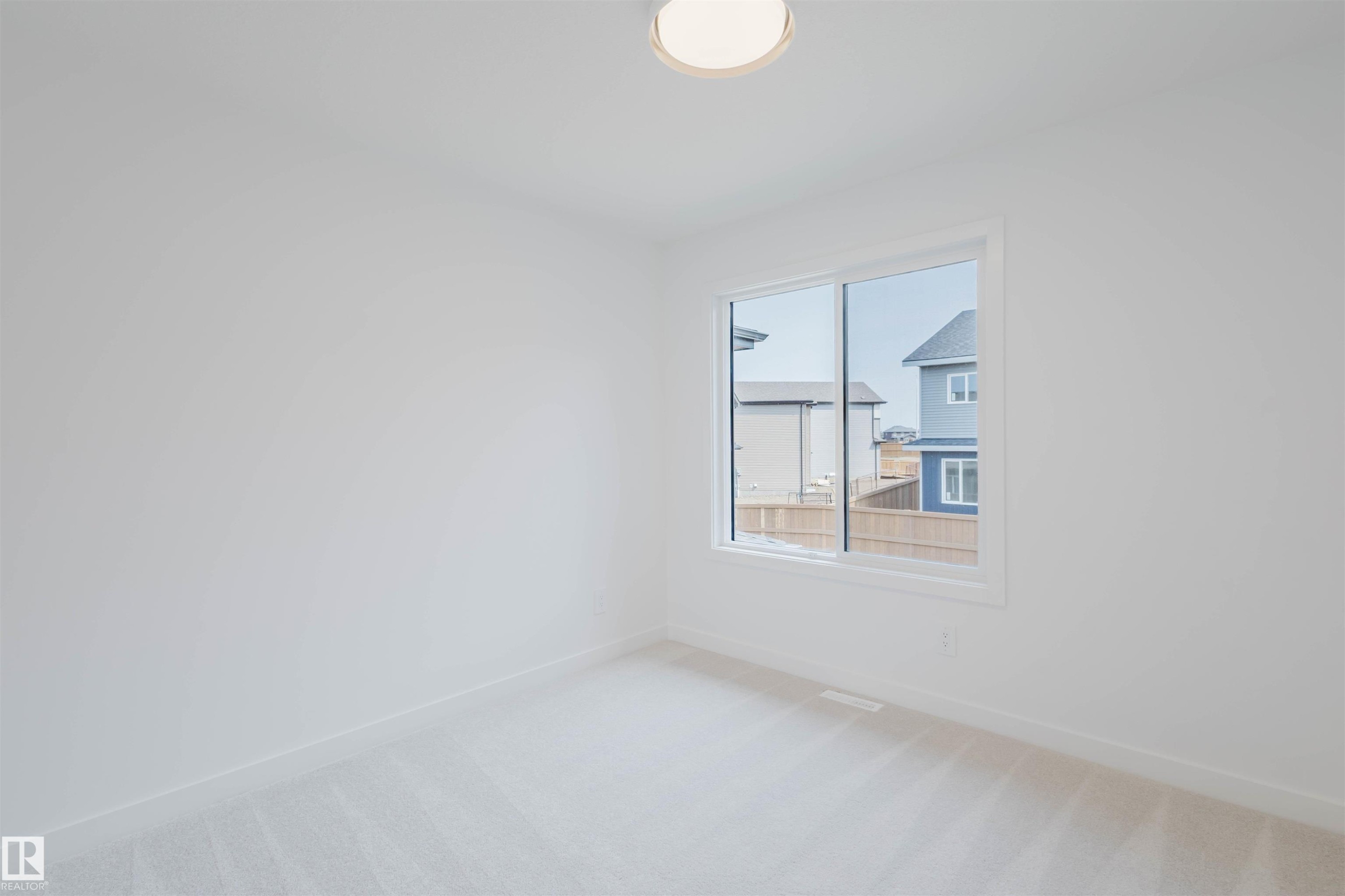 8253 Kiriak Loop Sw, Edmonton, AB - Indoor Photo Showing Other Room