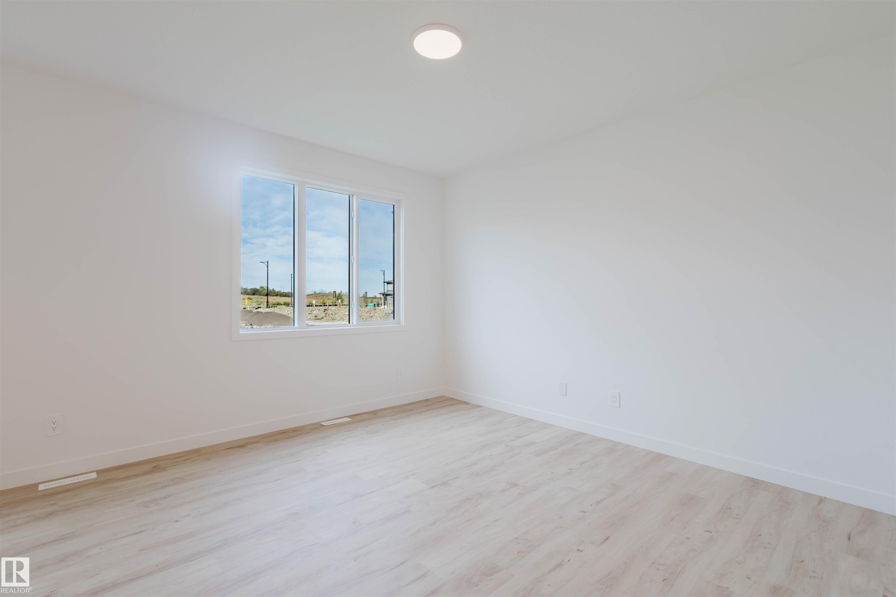 43 Chartres Close, St. Albert, AB - Indoor Photo Showing Other Room