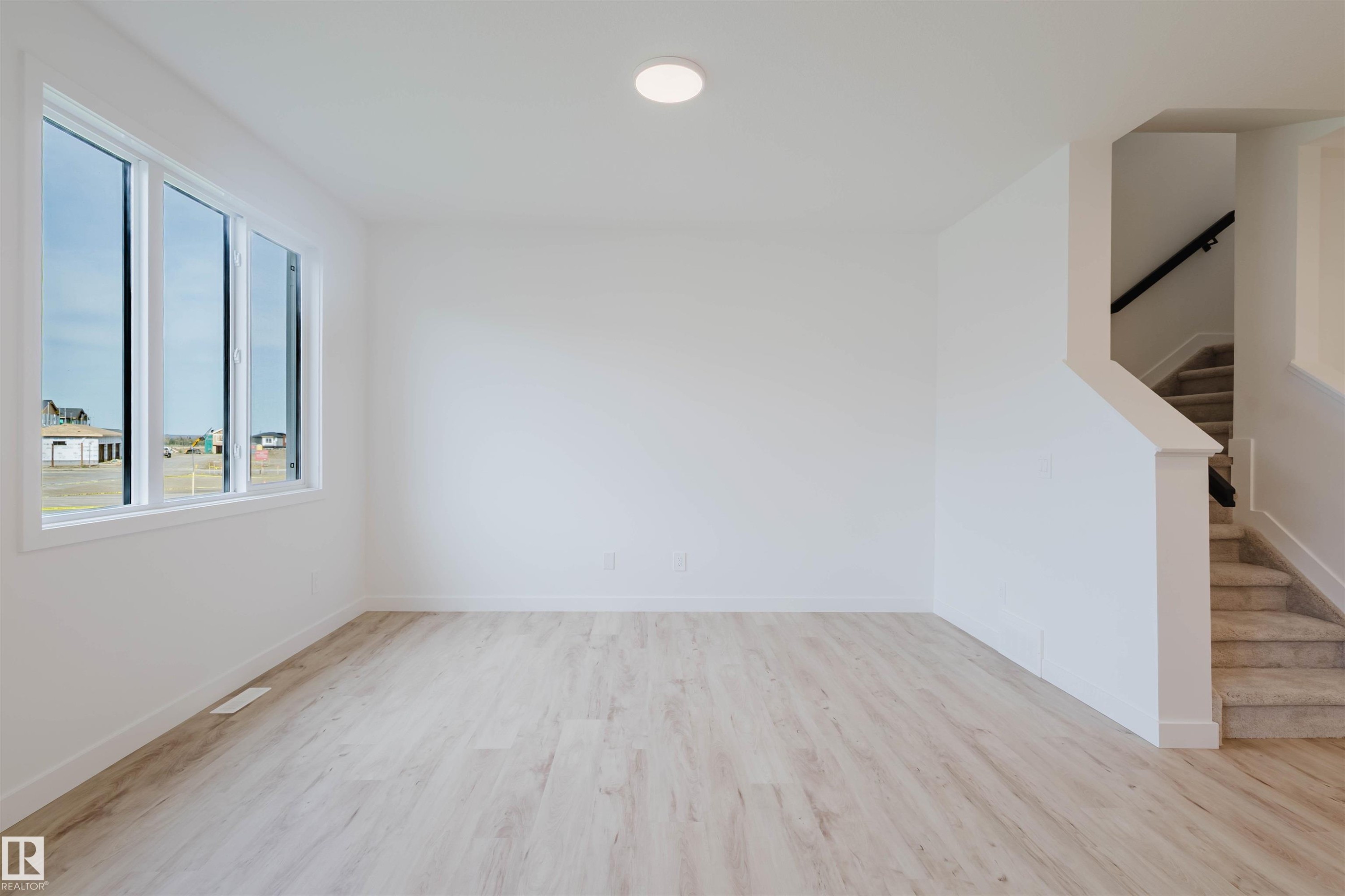 43 Chartres Close, St. Albert, AB - Indoor Photo Showing Other Room