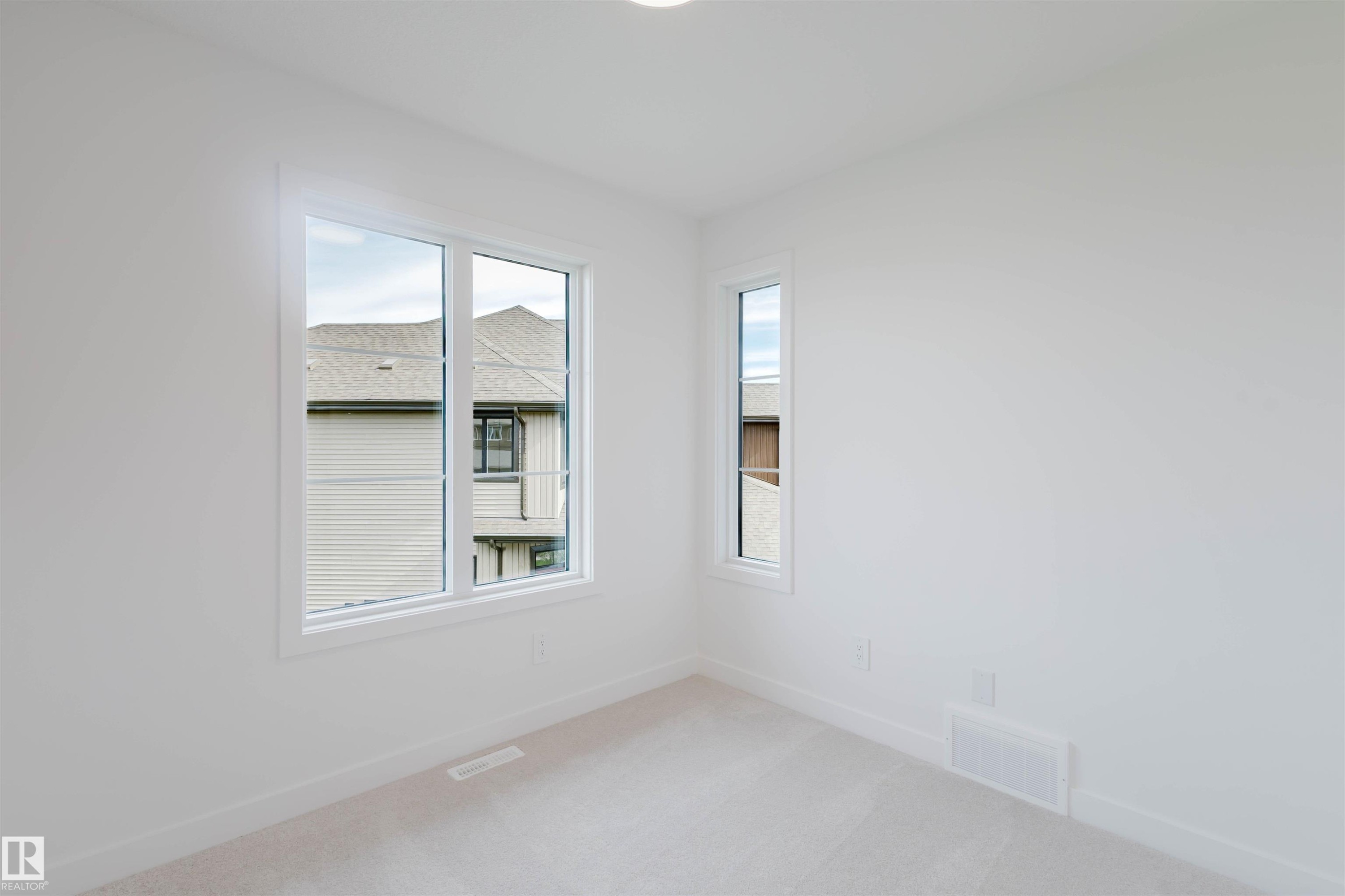 43 Chartres Close, St. Albert, AB - Indoor Photo Showing Other Room