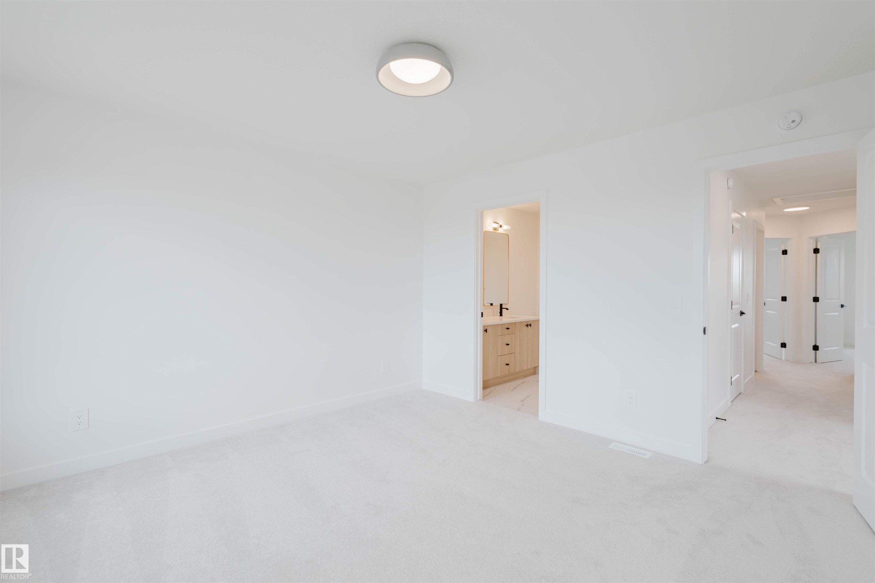 43 Chartres Close, St. Albert, AB - Indoor Photo Showing Other Room