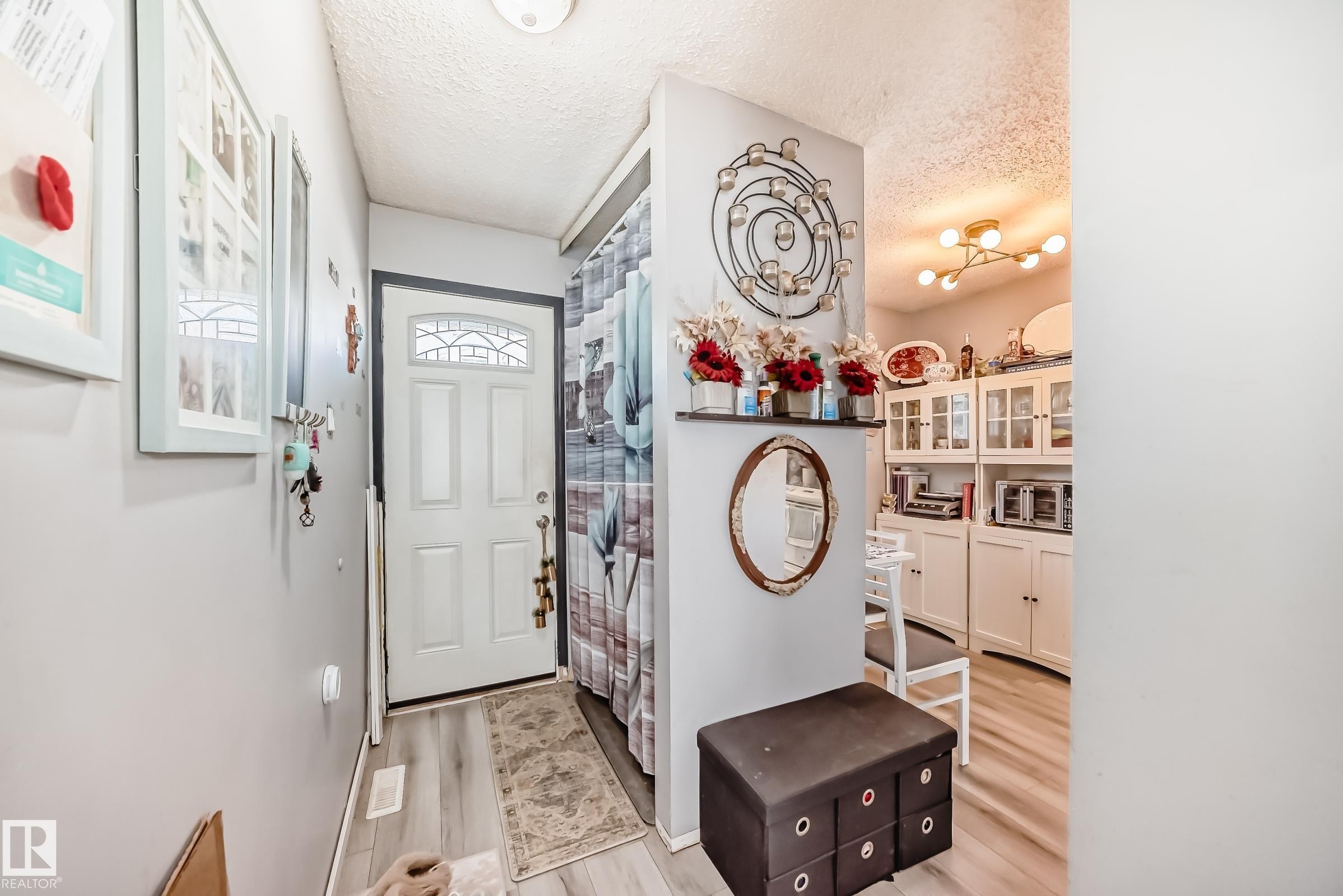 582 Abbottsfield Road, Edmonton, AB - Indoor Photo Showing Other Room