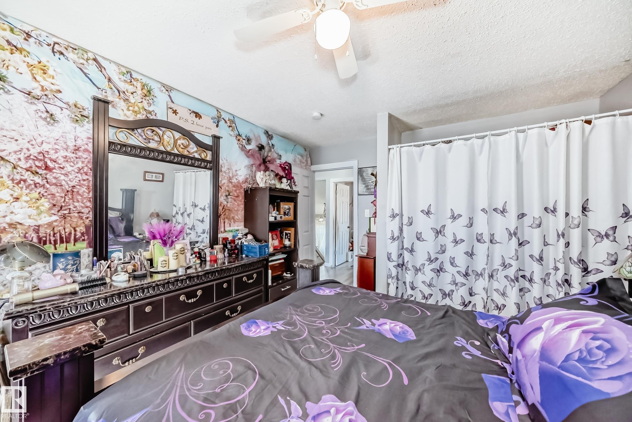 582 Abbottsfield Road, Edmonton, AB - Indoor