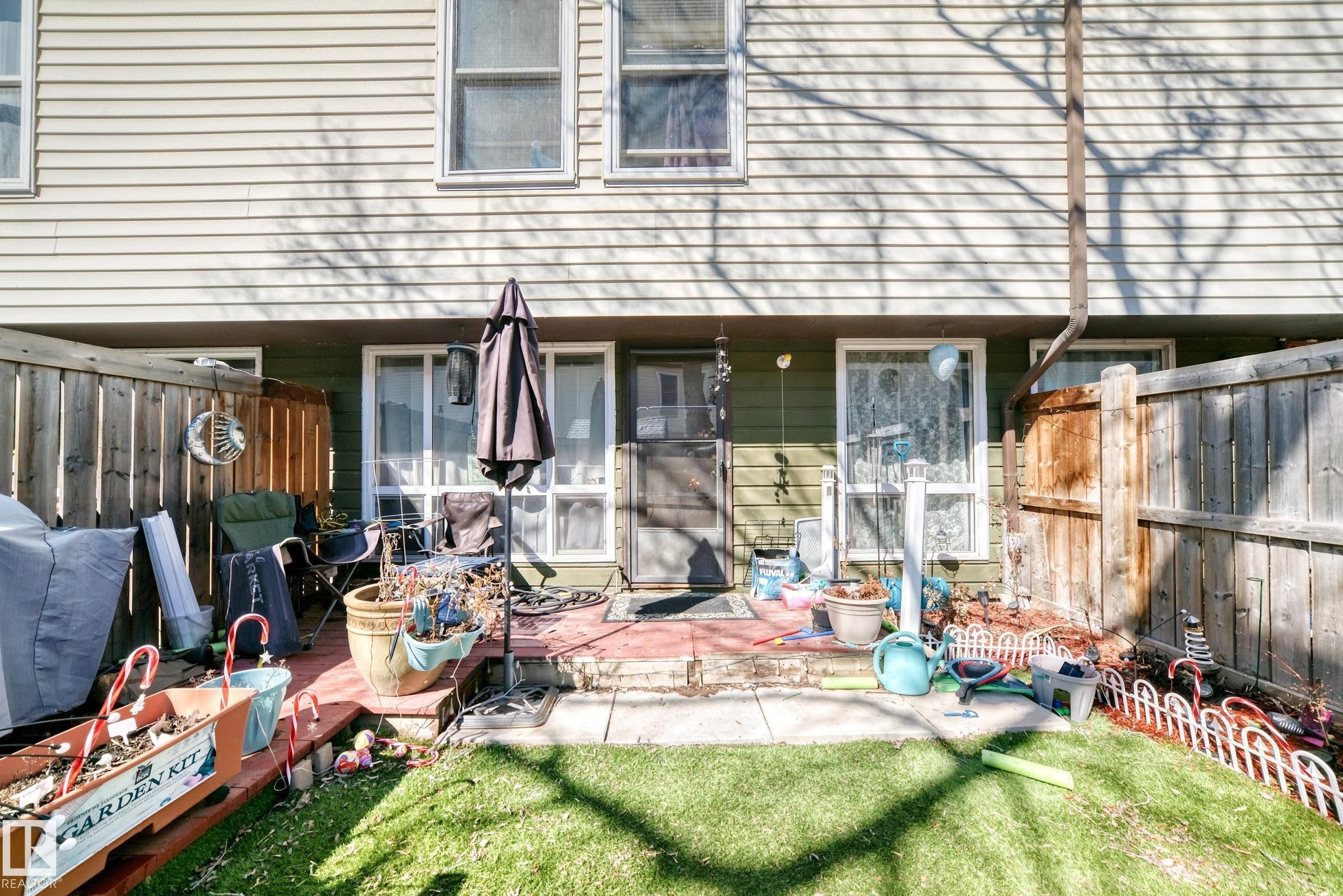 582 Abbottsfield Road, Edmonton, AB - Outdoor