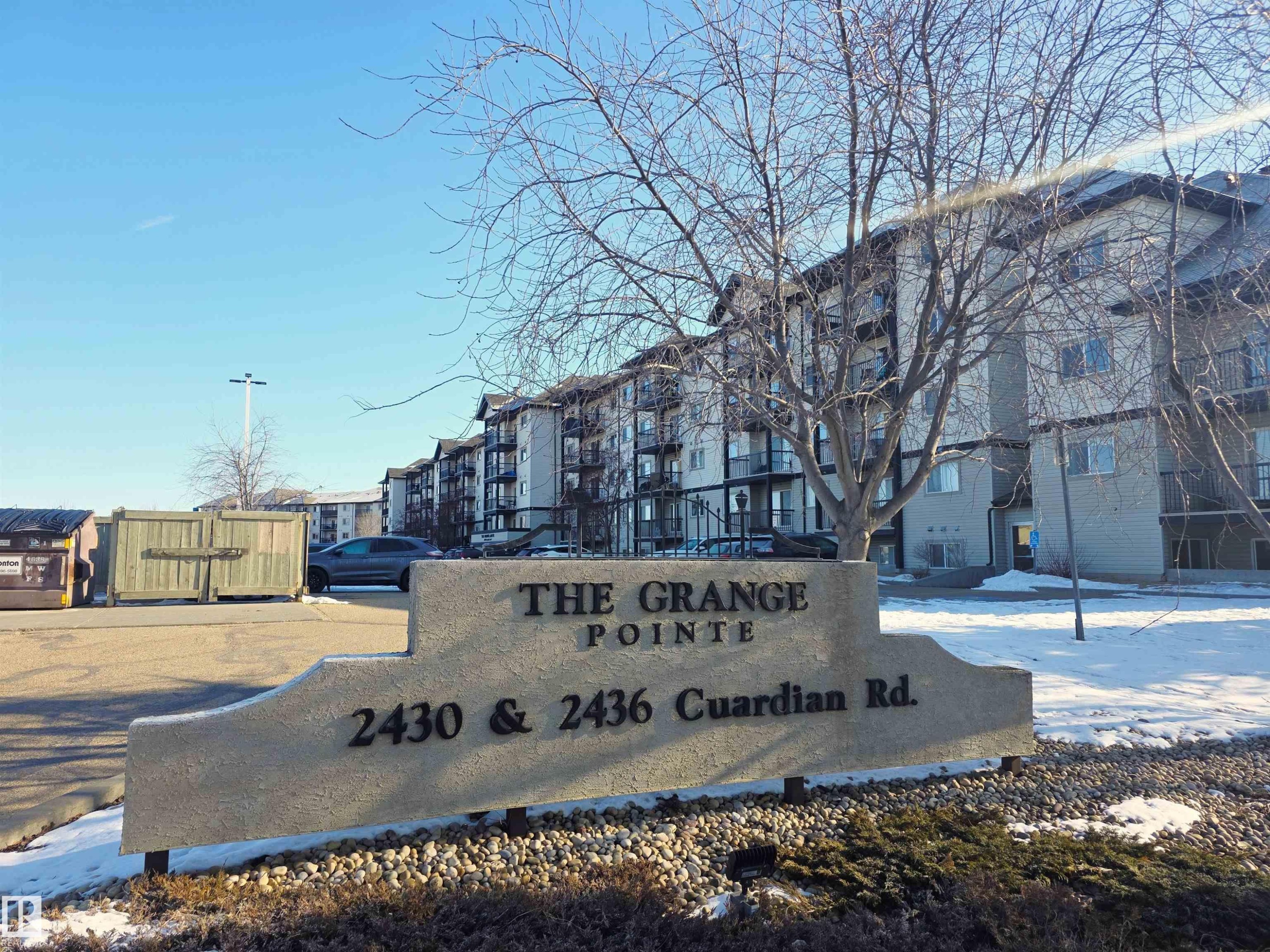 118 2430 Guardian Road, Edmonton, AB - Outdoor