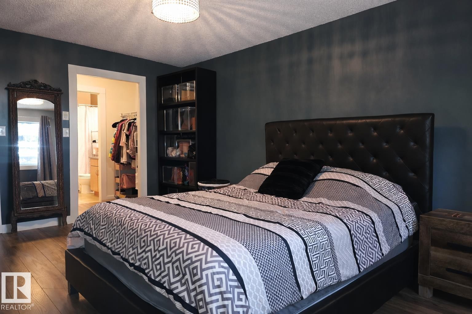 118 2430 Guardian Road, Edmonton, AB - Indoor Photo Showing Bedroom